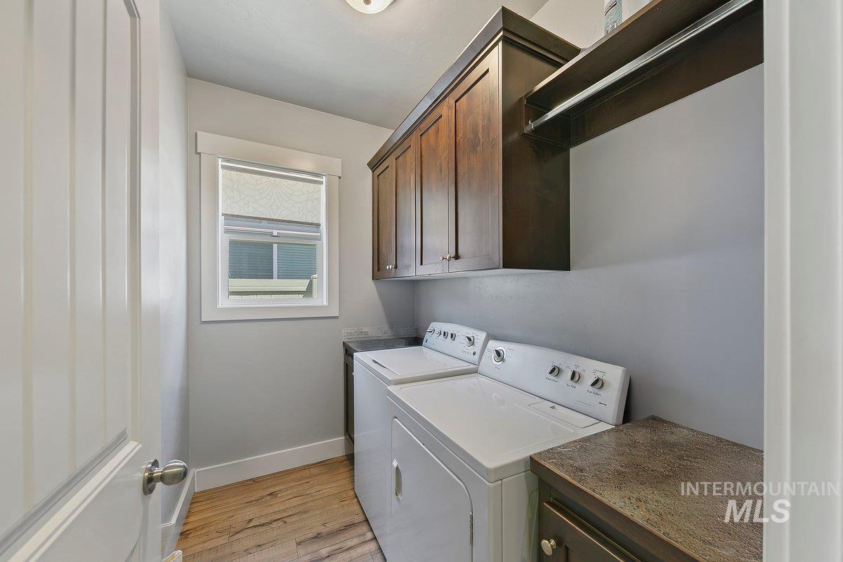 1528 W Arch Rock Street, Meridian, Idaho 83646, 3 Bedrooms, 2 Bathrooms, Residential For Sale, Price $465,000,MLS 98996563