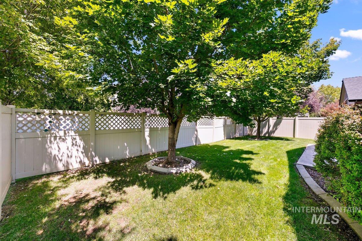 1528 W Arch Rock Street, Meridian, Idaho 83646, 3 Bedrooms, 2 Bathrooms, Residential For Sale, Price $465,000,MLS 98996563