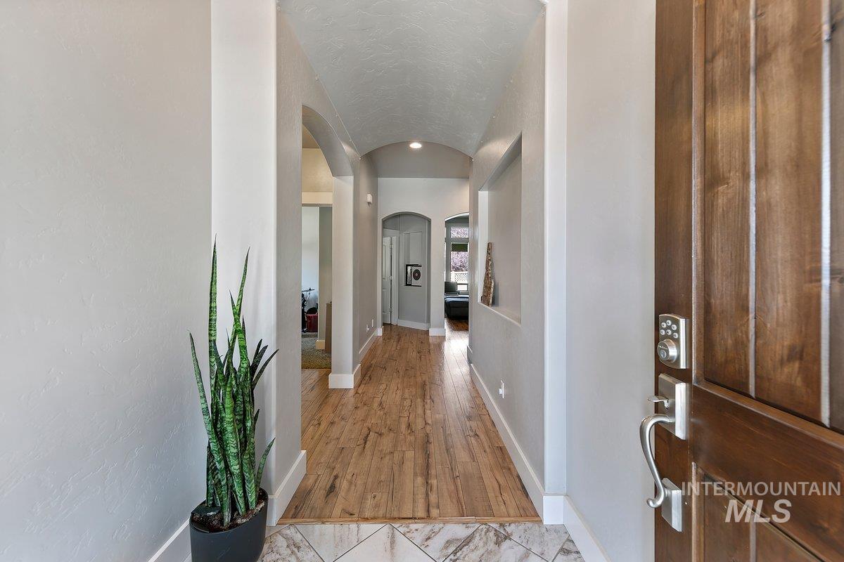 1528 W Arch Rock Street, Meridian, Idaho 83646, 3 Bedrooms, 2 Bathrooms, Residential For Sale, Price $465,000,MLS 98996563