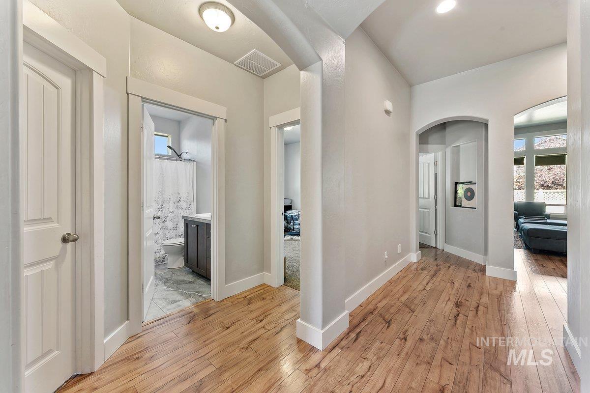 1528 W Arch Rock Street, Meridian, Idaho 83646, 3 Bedrooms, 2 Bathrooms, Residential For Sale, Price $465,000,MLS 98996563