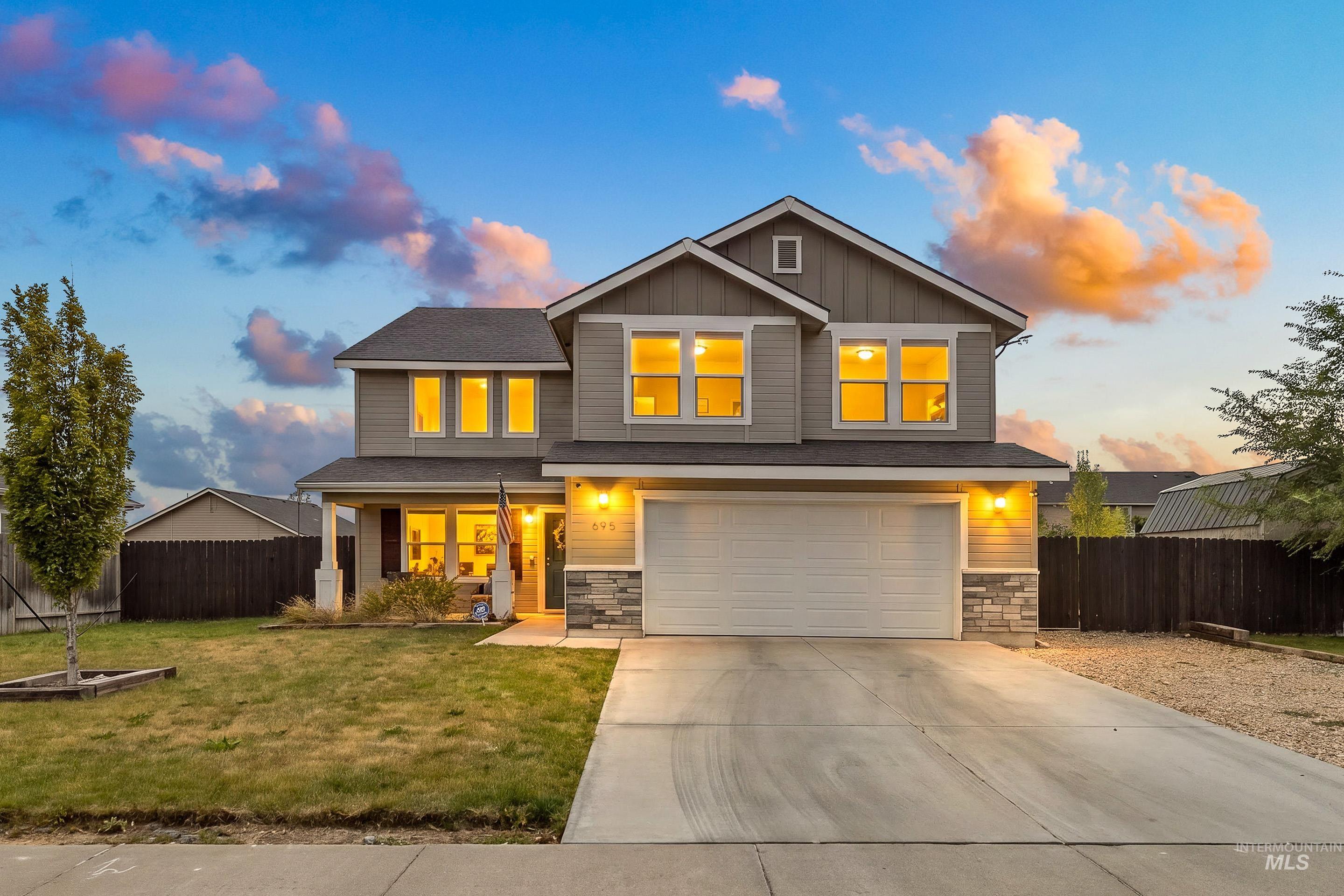 695 SW Foley, Mountain Home, Idaho 83647, 4 Bedrooms, 2.5 Bathrooms, Residential For Sale, Price $449,990,MLS 98996566