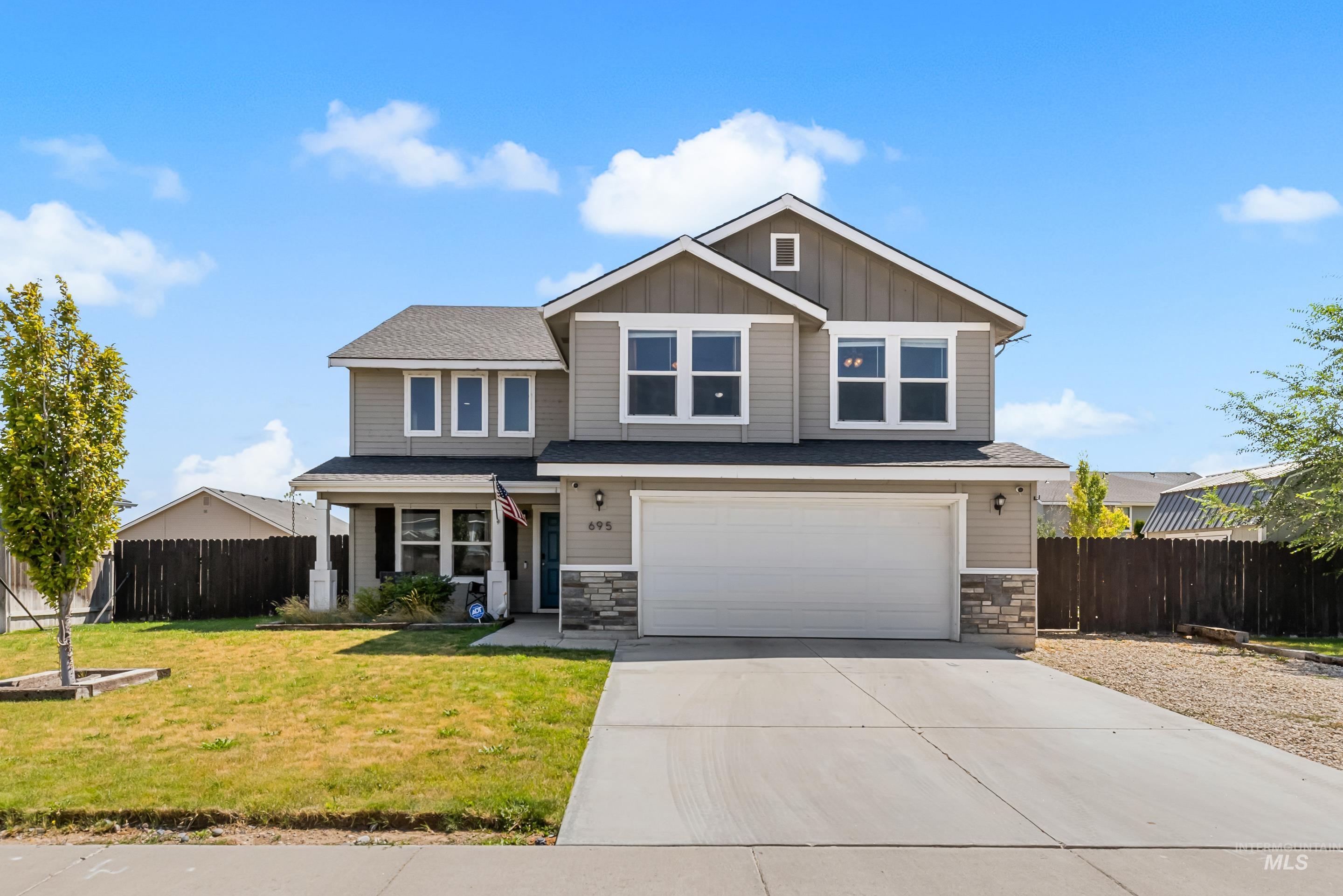 695 SW Foley, Mountain Home, Idaho 83647, 4 Bedrooms, 2.5 Bathrooms, Residential For Sale, Price $449,990,MLS 98996566