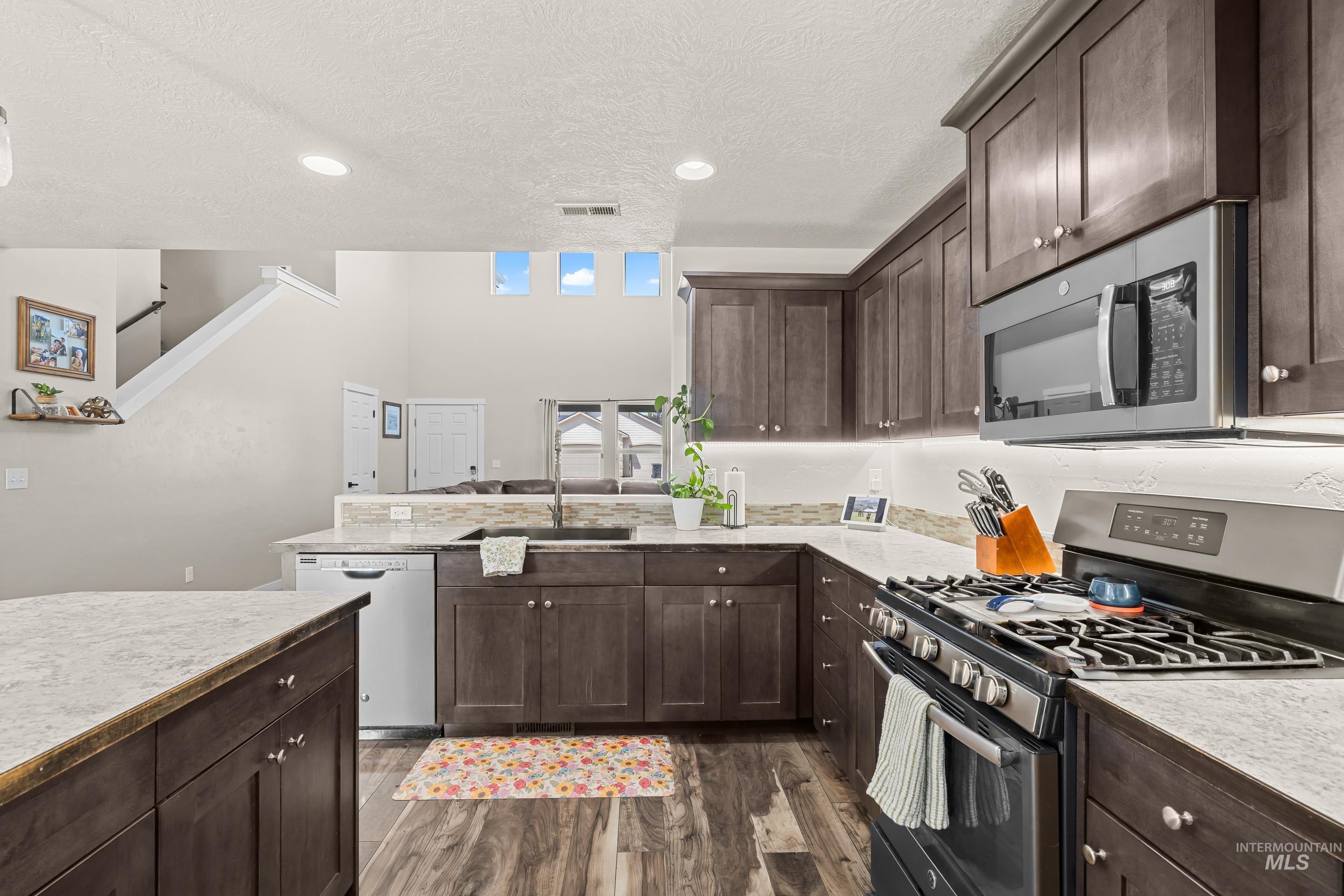 695 SW Foley, Mountain Home, Idaho 83647, 4 Bedrooms, 2.5 Bathrooms, Residential For Sale, Price $449,990,MLS 98996566