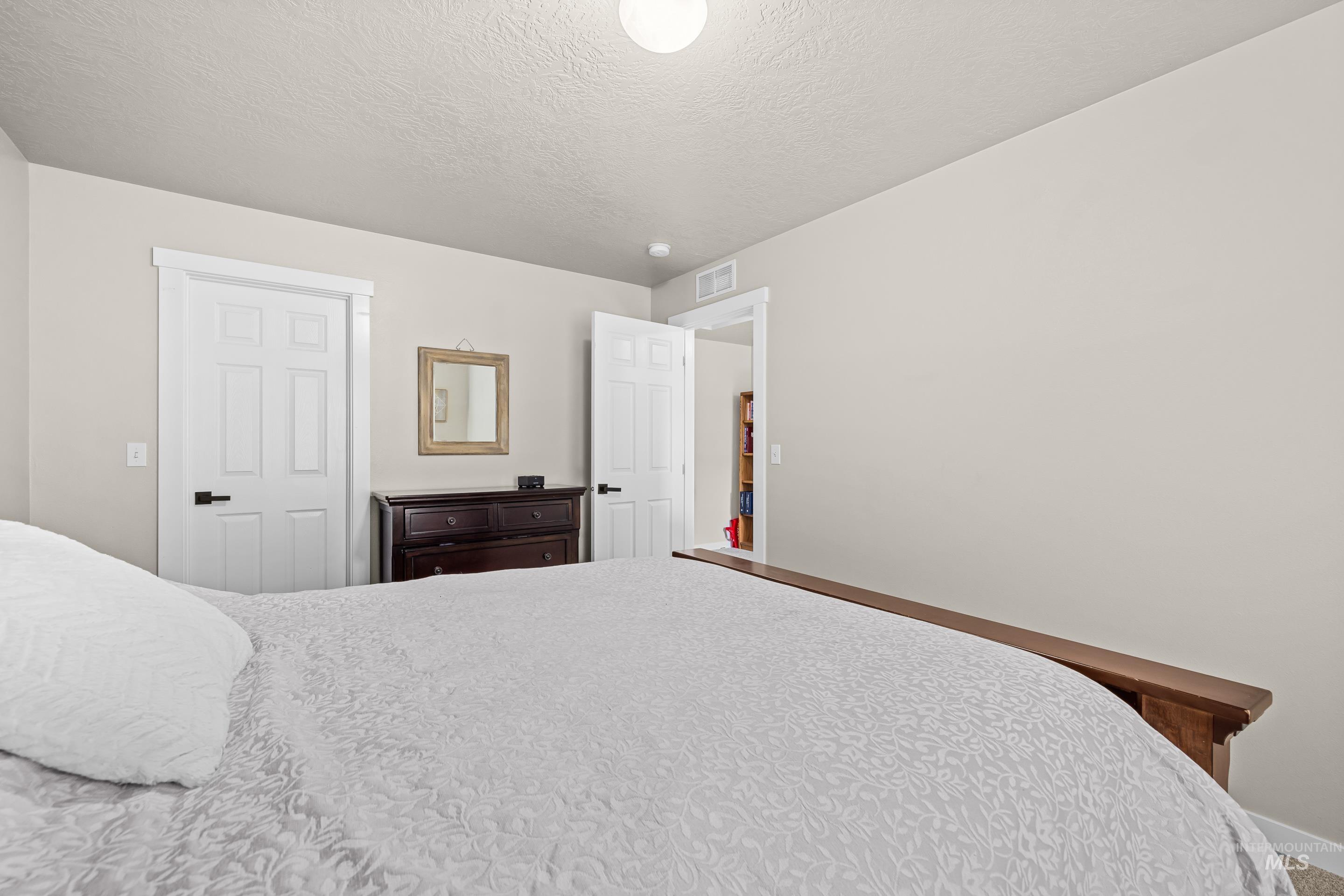 695 SW Foley, Mountain Home, Idaho 83647, 4 Bedrooms, 2.5 Bathrooms, Residential For Sale, Price $449,990,MLS 98996566