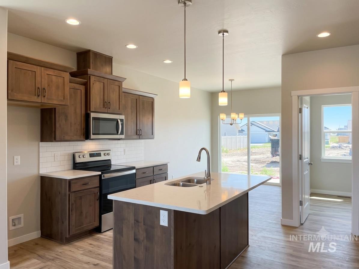 994 Kenbrook Loop, Twin Falls, Idaho 83301, 4 Bedrooms, 2 Bathrooms, Residential For Sale, Price $403,900,MLS 98996567