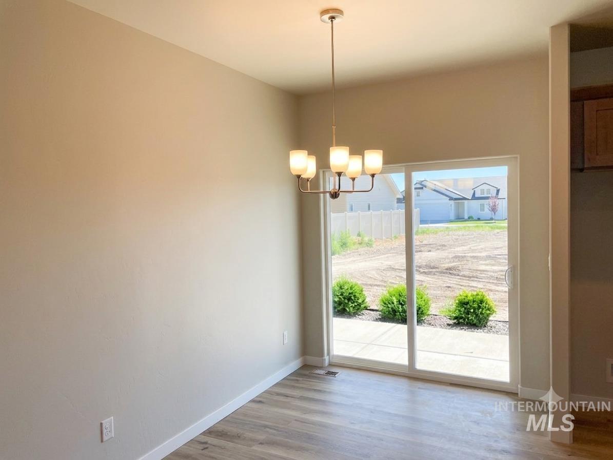 994 Kenbrook Loop, Twin Falls, Idaho 83301, 4 Bedrooms, 2 Bathrooms, Residential For Sale, Price $403,900,MLS 98996567