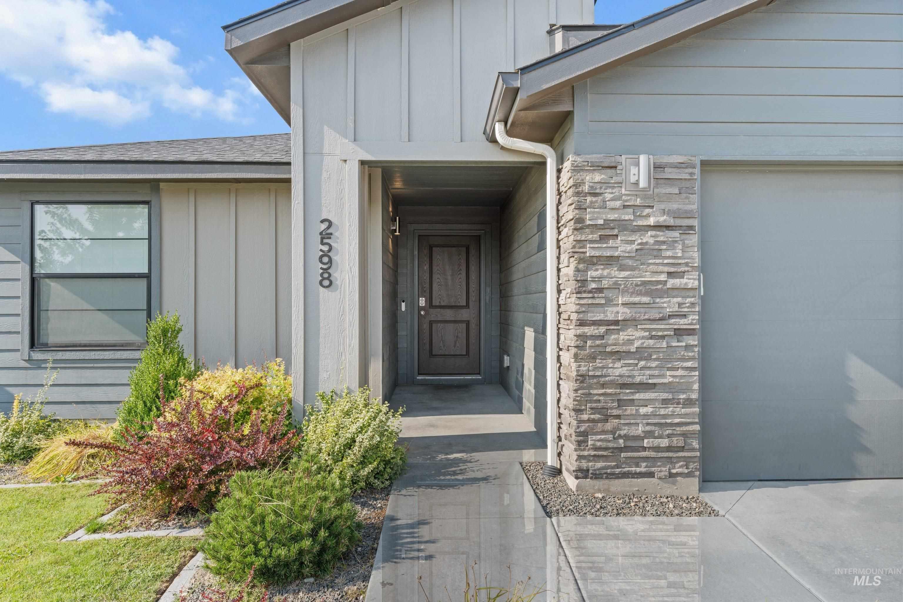 2598 W Balboa Dr, Kuna, Idaho 83634, 3 Bedrooms, 2 Bathrooms, Residential For Sale, Price $450,000,MLS 98996568