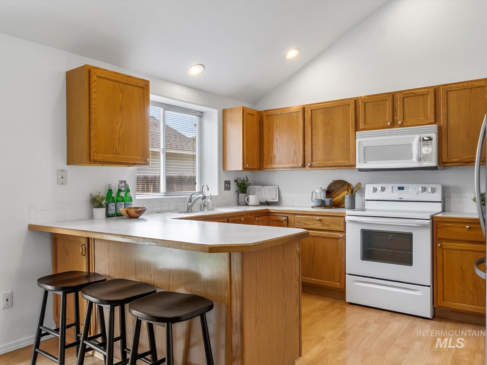 483 S Floyd Dr, Boise, Idaho 83709, 3 Bedrooms, 2 Bathrooms, Residential For Sale, Price $429,000,MLS 98996573