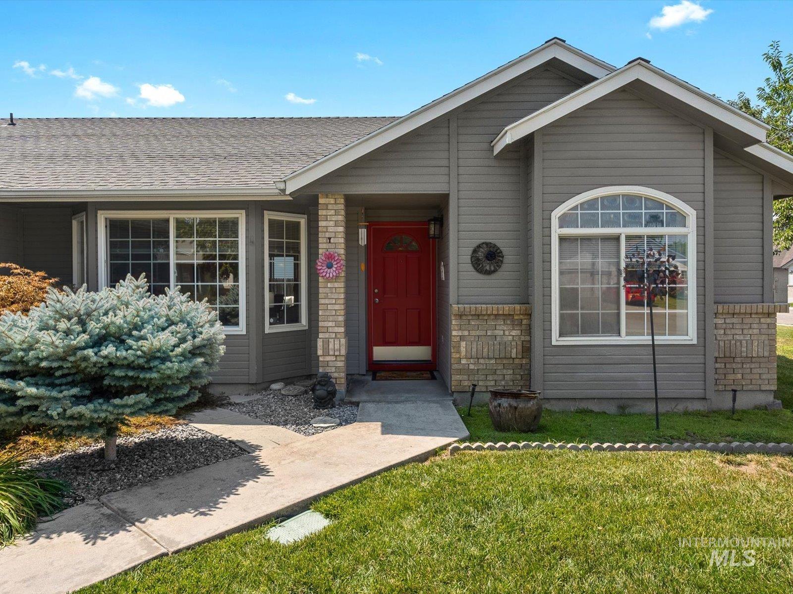 483 S Floyd Dr, Boise, Idaho 83709, 3 Bedrooms, 2 Bathrooms, Residential For Sale, Price $429,000,MLS 98996573