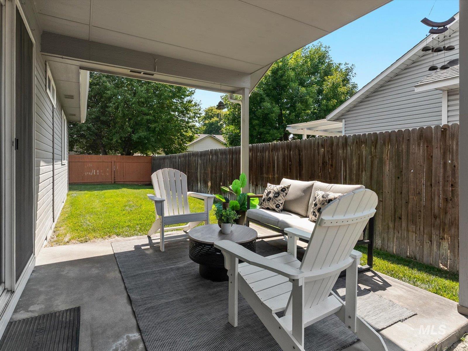 483 S Floyd Dr, Boise, Idaho 83709, 3 Bedrooms, 2 Bathrooms, Residential For Sale, Price $429,000,MLS 98996573