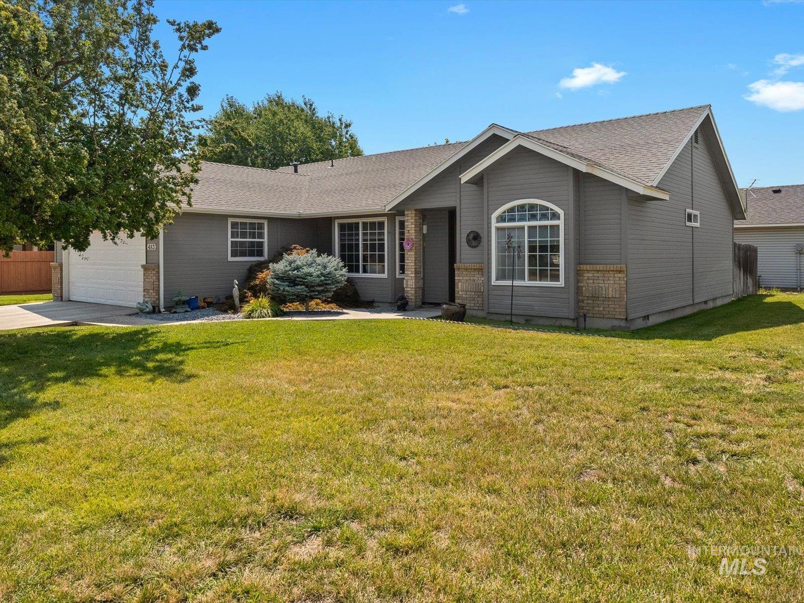 483 S Floyd Dr, Boise, Idaho 83709, 3 Bedrooms, 2 Bathrooms, Residential For Sale, Price $429,000,MLS 98996573