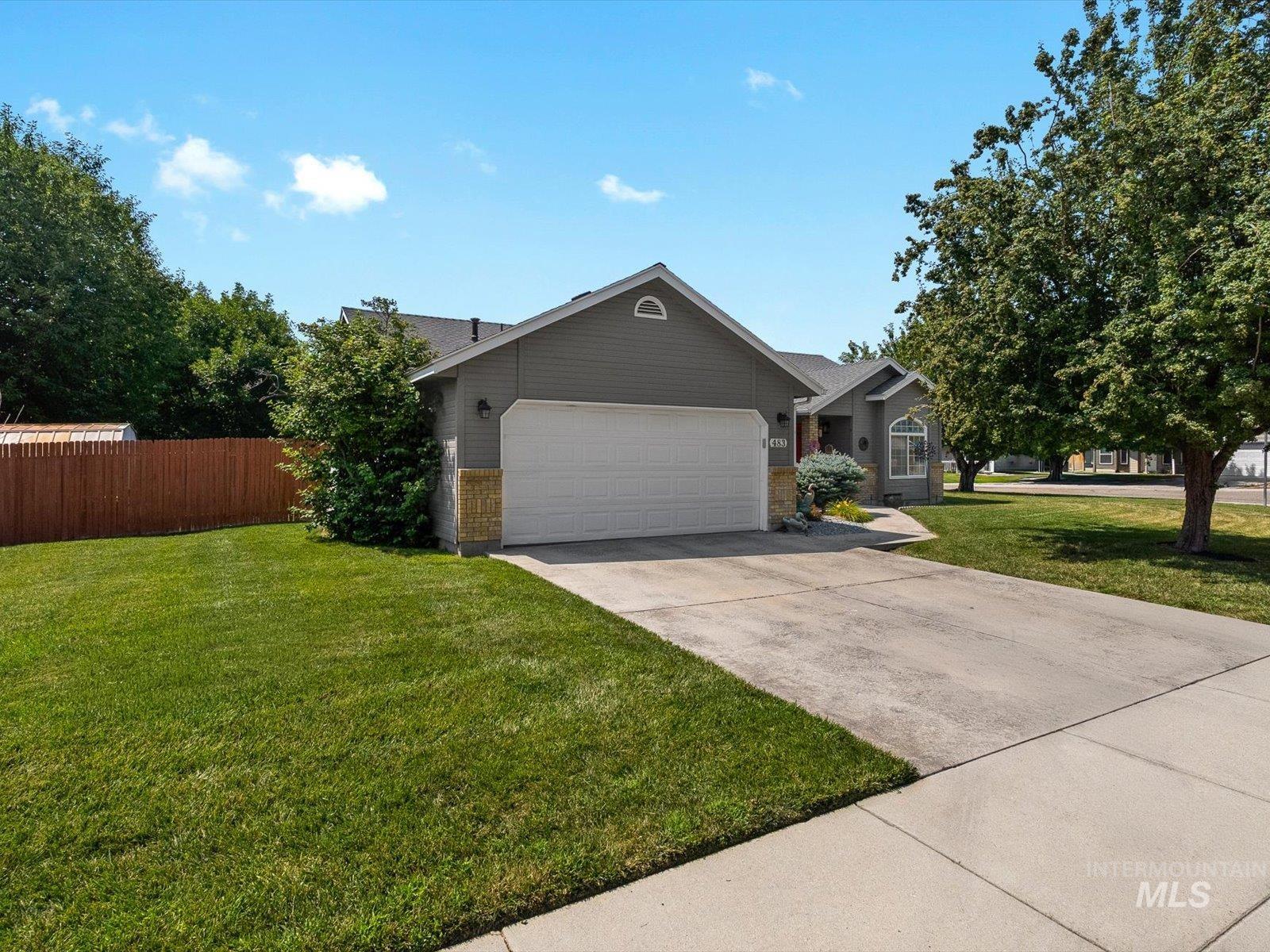 483 S Floyd Dr, Boise, Idaho 83709, 3 Bedrooms, 2 Bathrooms, Residential For Sale, Price $429,000,MLS 98996573