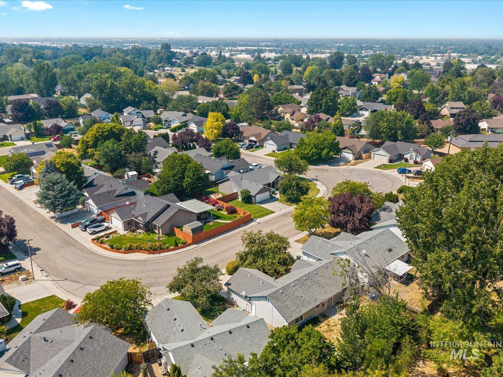 483 S Floyd Dr, Boise, Idaho 83709, 3 Bedrooms, 2 Bathrooms, Residential For Sale, Price $429,000,MLS 98996573