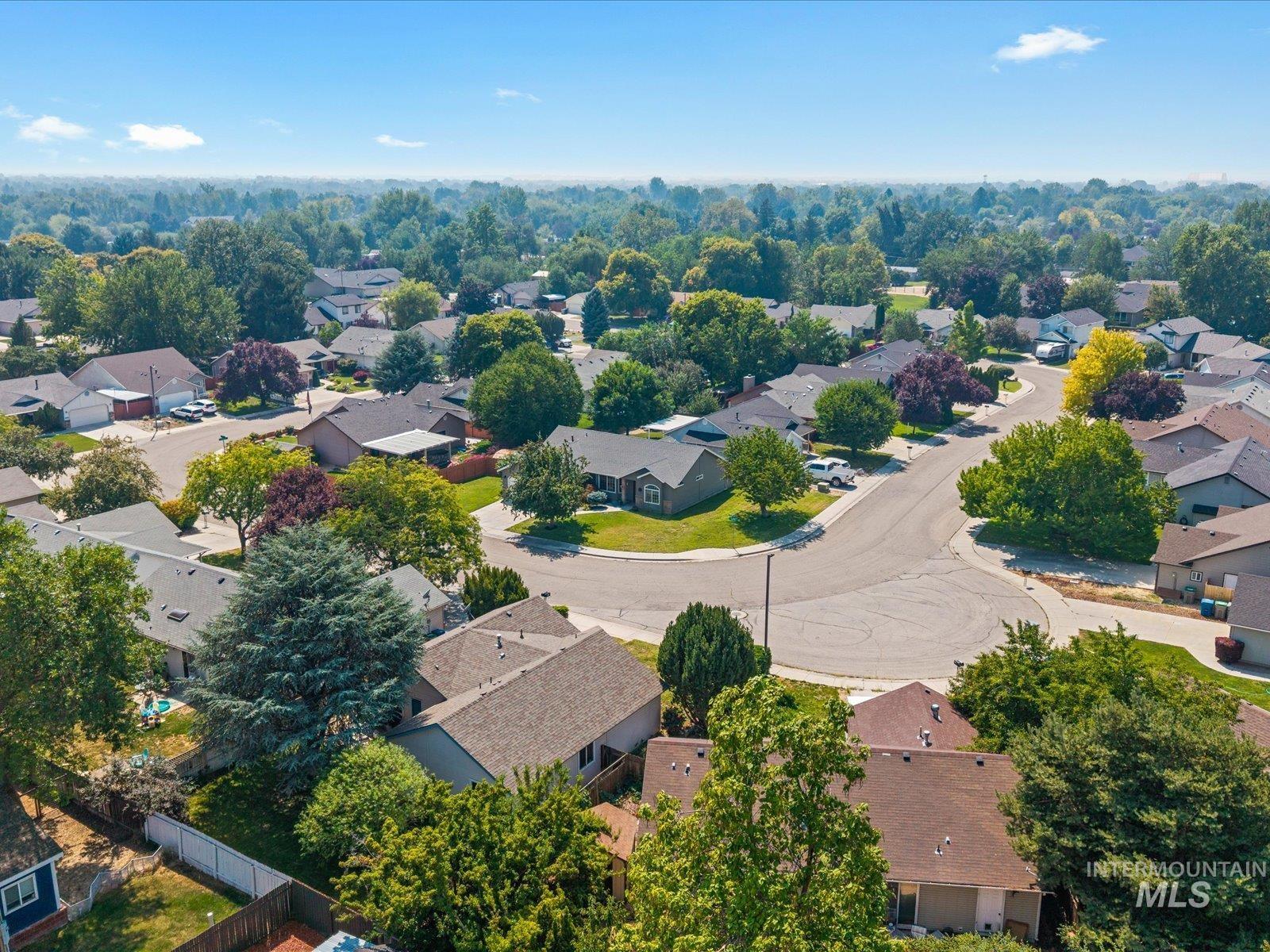 483 S Floyd Dr, Boise, Idaho 83709, 3 Bedrooms, 2 Bathrooms, Residential For Sale, Price $429,000,MLS 98996573