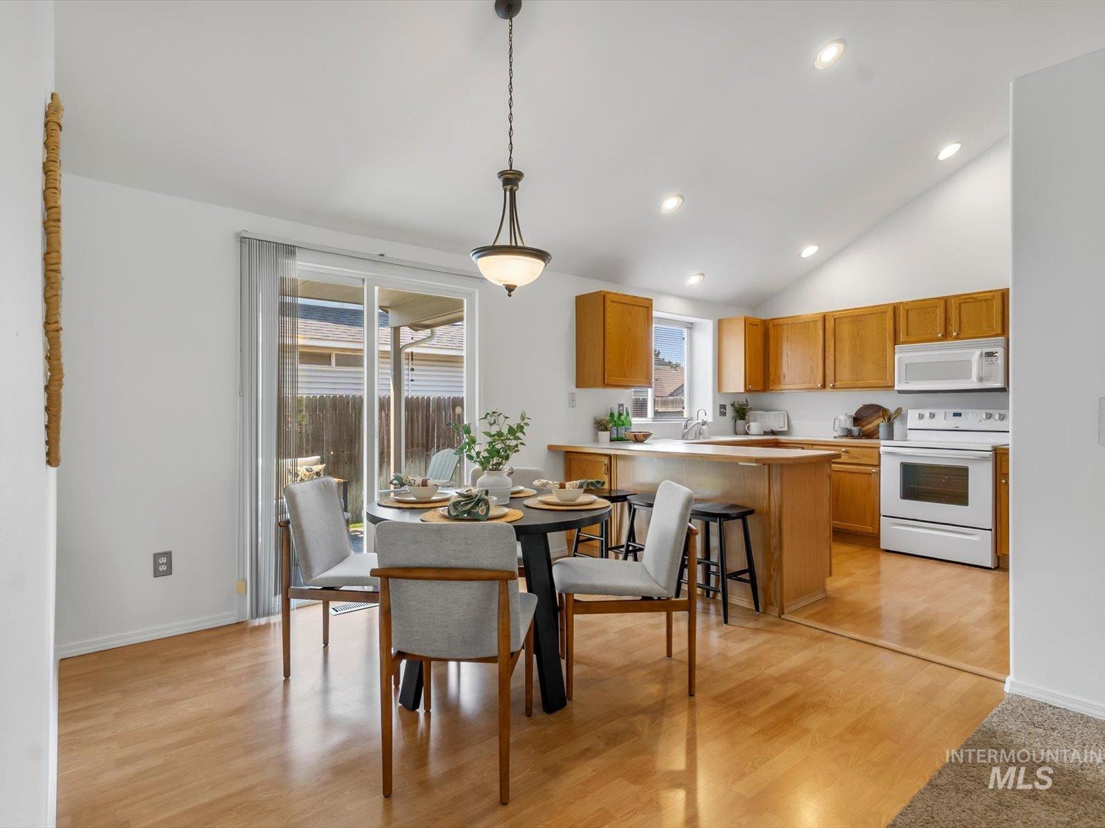 483 S Floyd Dr, Boise, Idaho 83709, 3 Bedrooms, 2 Bathrooms, Residential For Sale, Price $429,000,MLS 98996573