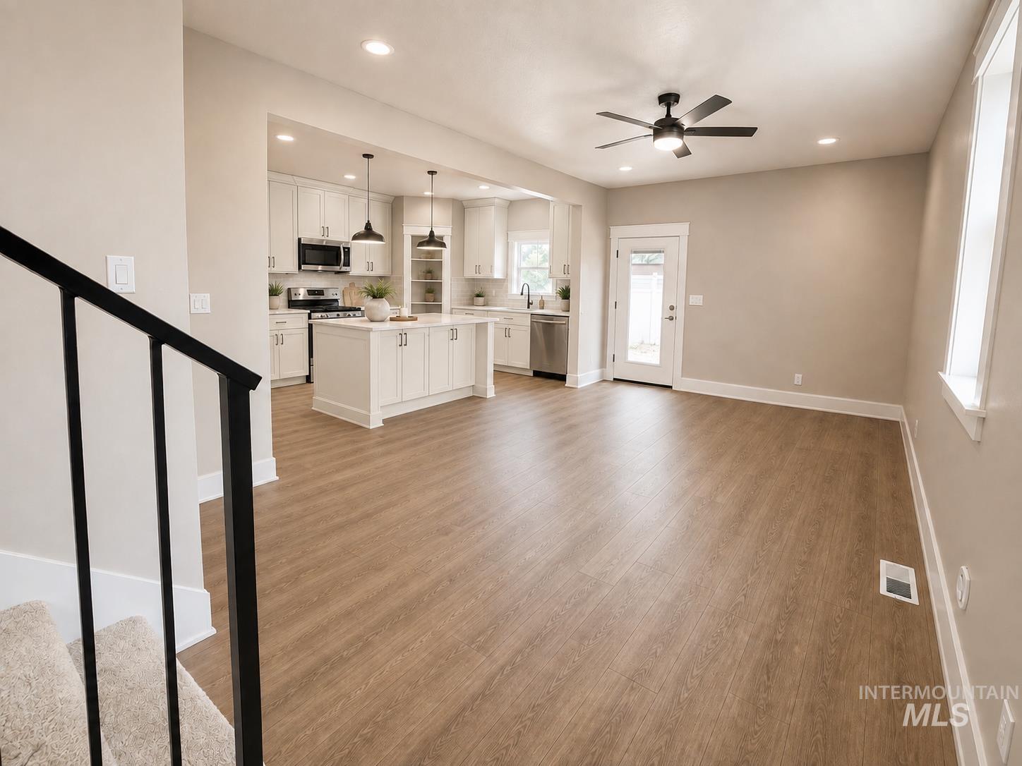 11663 W Endsley Ln, Star, Idaho 83669, 4 Bedrooms, 2.5 Bathrooms, Residential For Sale, Price $553,900,MLS 98996574