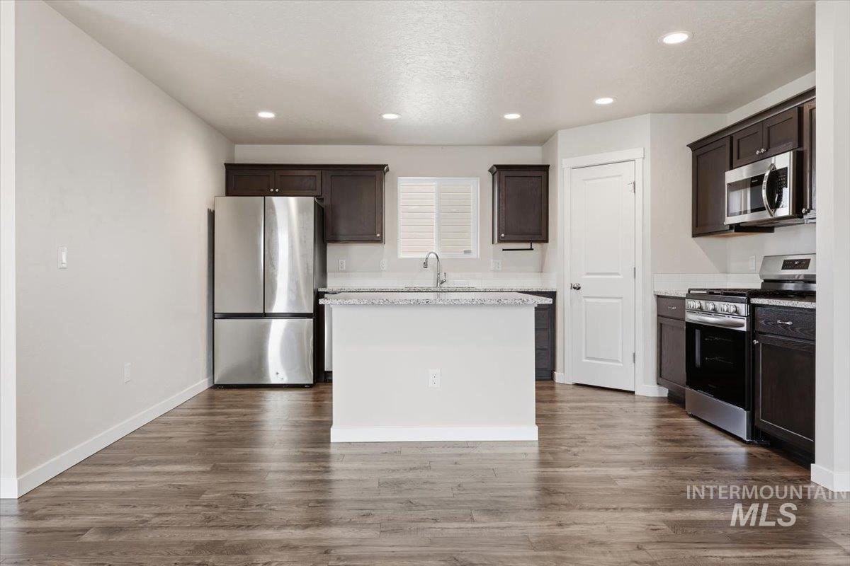 10187 Longtail Drive, Nampa, Idaho 83687, 3 Bedrooms, 2 Bathrooms, Residential For Sale, Price $434,900,MLS 98996575