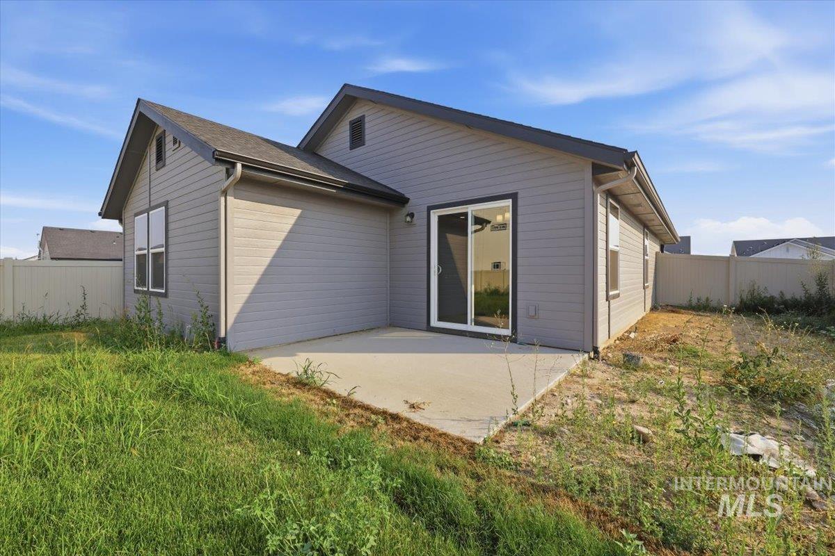 10187 Longtail Drive, Nampa, Idaho 83687, 3 Bedrooms, 2 Bathrooms, Residential For Sale, Price $434,900,MLS 98996575