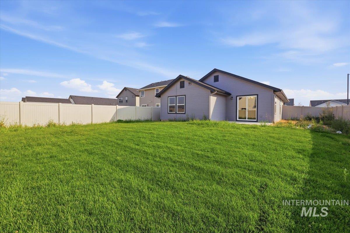 10187 Longtail Drive, Nampa, Idaho 83687, 3 Bedrooms, 2 Bathrooms, Residential For Sale, Price $434,900,MLS 98996575