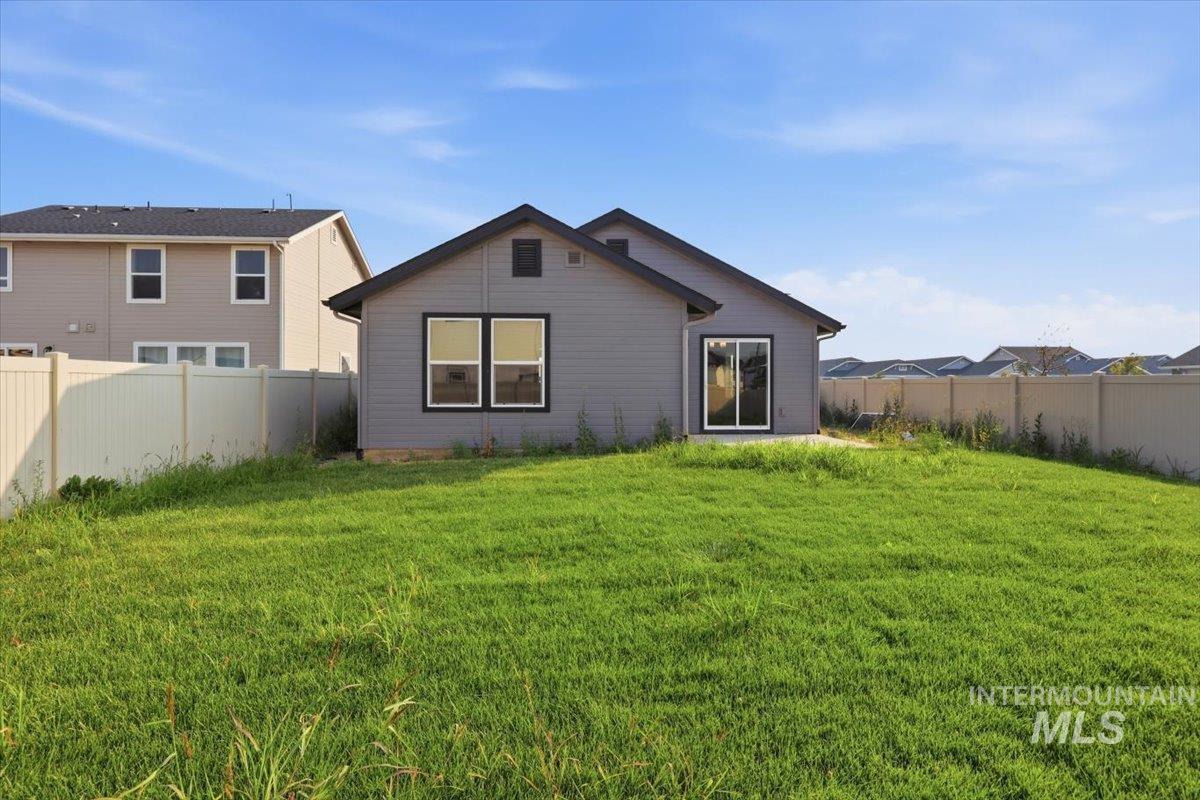 10187 Longtail Drive, Nampa, Idaho 83687, 3 Bedrooms, 2 Bathrooms, Residential For Sale, Price $434,900,MLS 98996575