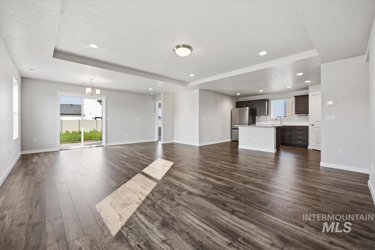 10187 Longtail Drive, Nampa, Idaho 83687, 3 Bedrooms, 2 Bathrooms, Residential For Sale, Price $434,900,MLS 98996575