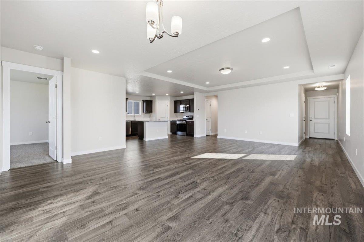 10187 Longtail Drive, Nampa, Idaho 83687, 3 Bedrooms, 2 Bathrooms, Residential For Sale, Price $434,900,MLS 98996575