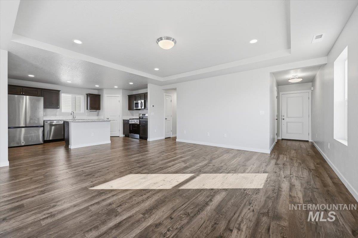 10187 Longtail Drive, Nampa, Idaho 83687, 3 Bedrooms, 2 Bathrooms, Residential For Sale, Price $434,900,MLS 98996575