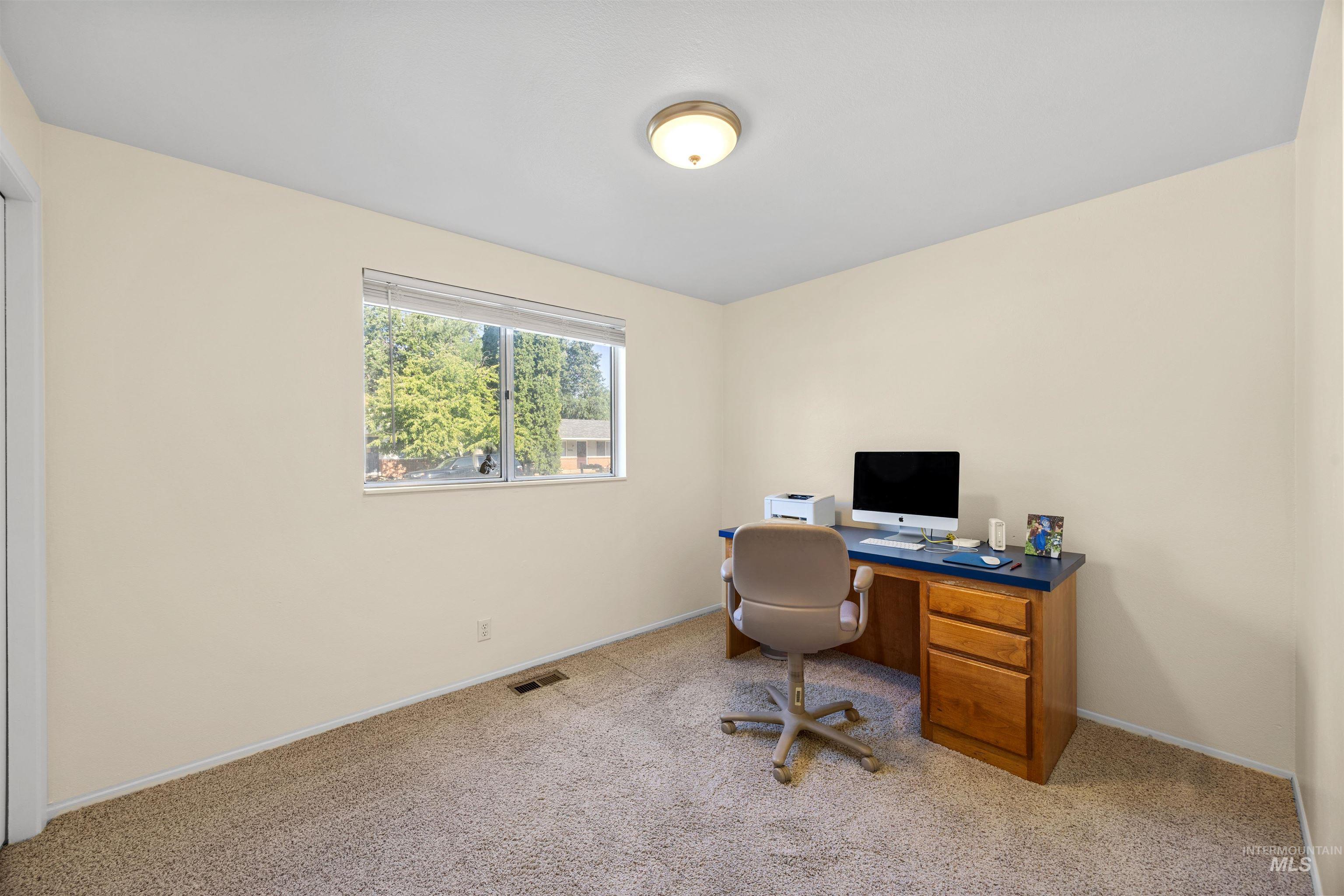 3593 S Ticonderoga, Boise, Idaho 83706, 3 Bedrooms, 2 Bathrooms, Residential For Sale, Price $440,000,MLS 98996576