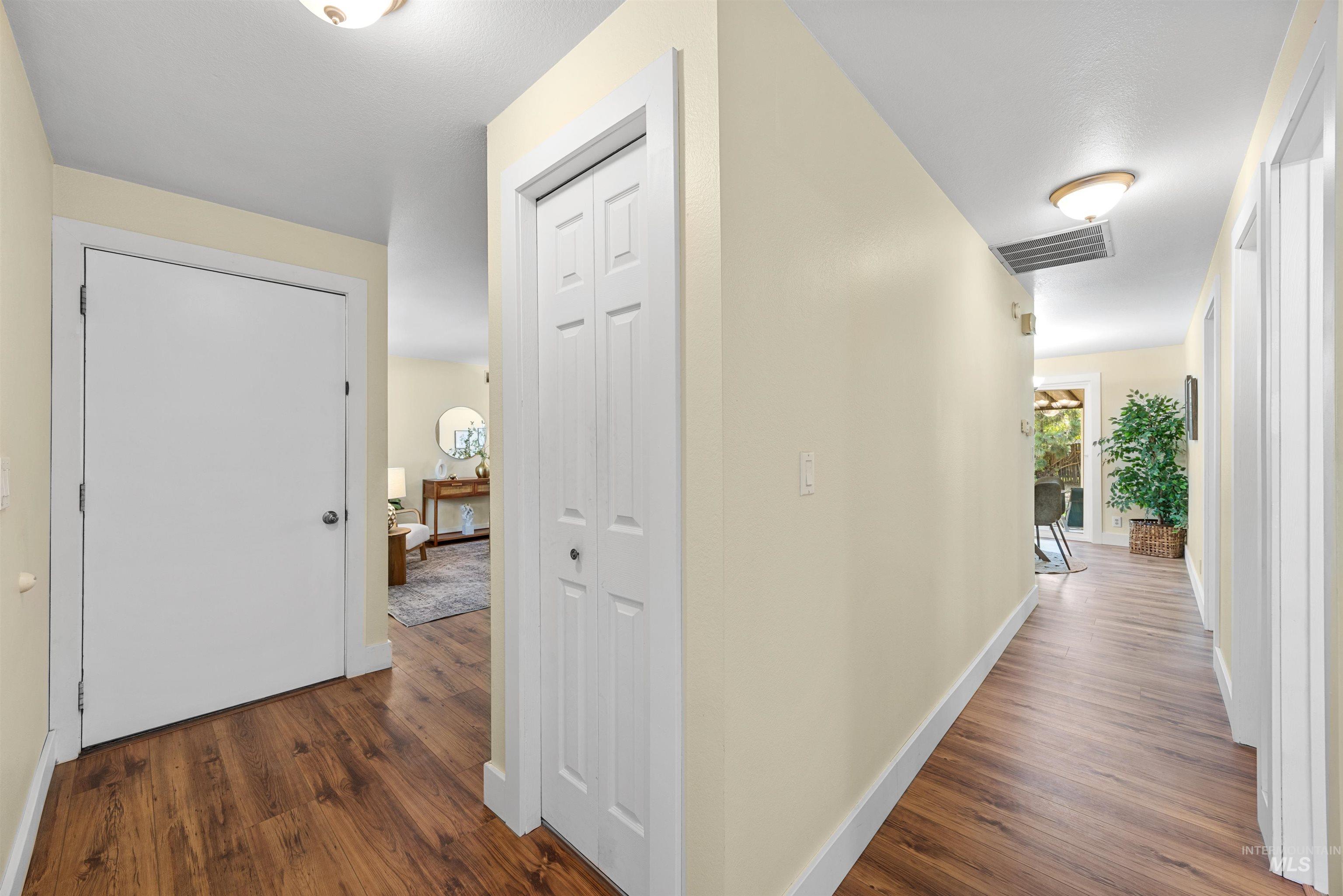 3593 S Ticonderoga, Boise, Idaho 83706, 3 Bedrooms, 2 Bathrooms, Residential For Sale, Price $440,000,MLS 98996576
