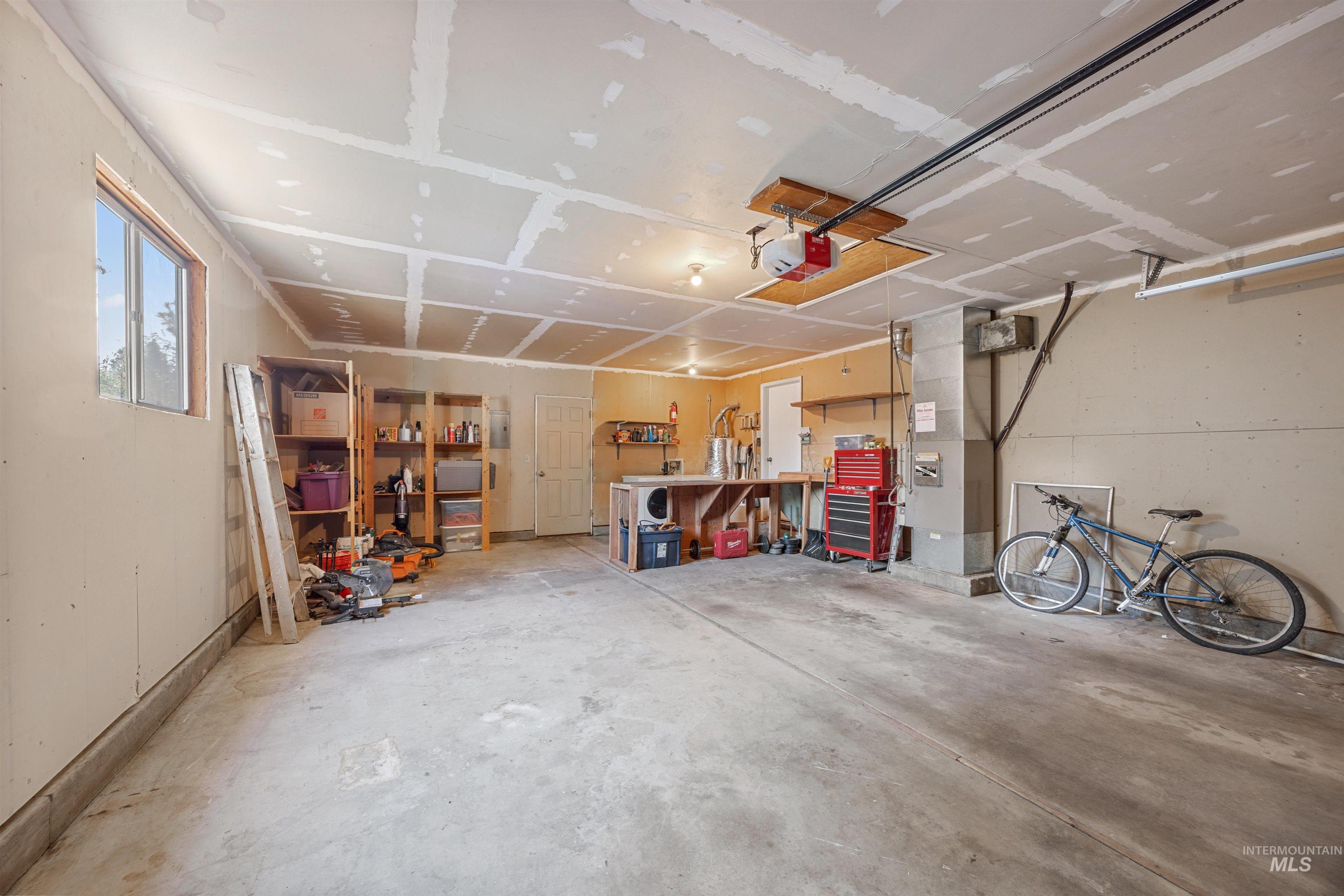 3593 S Ticonderoga, Boise, Idaho 83706, 3 Bedrooms, 2 Bathrooms, Residential For Sale, Price $440,000,MLS 98996576