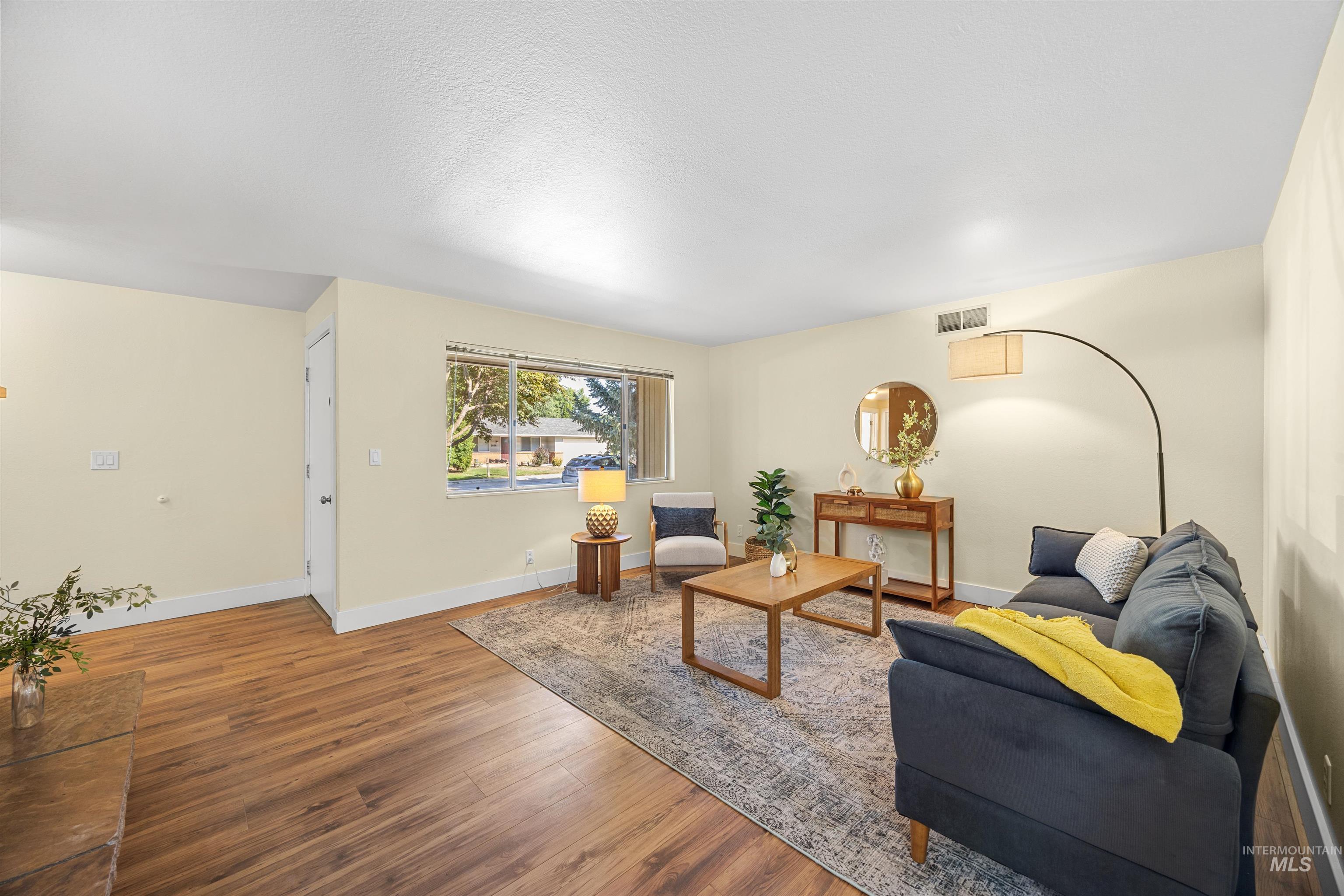3593 S Ticonderoga, Boise, Idaho 83706, 3 Bedrooms, 2 Bathrooms, Residential For Sale, Price $440,000,MLS 98996576