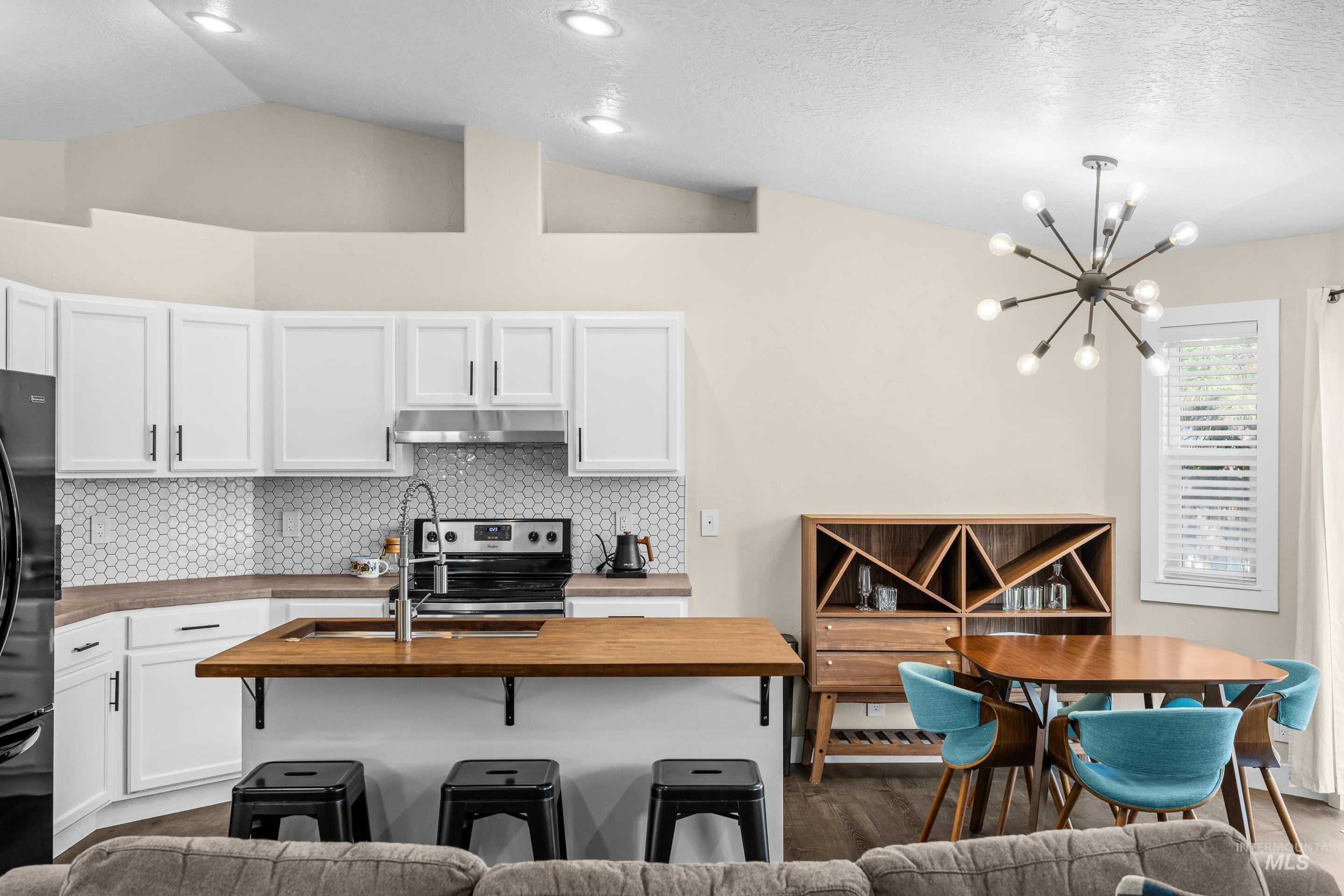 7348 W Limelight Court, Boise, Idaho 83714, 3 Bedrooms, 2 Bathrooms, Residential For Sale, Price $470,000,MLS 98996580