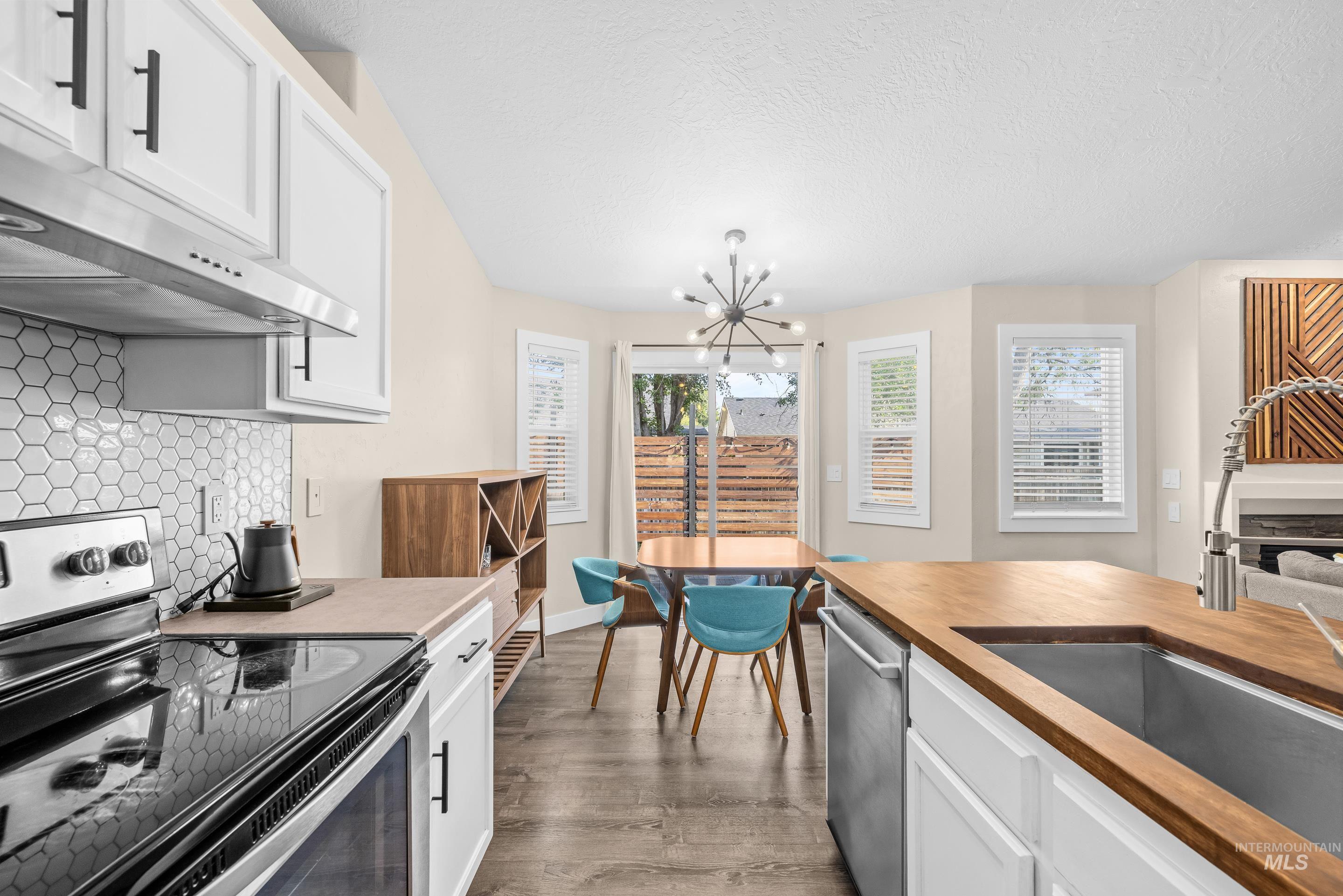 7348 W Limelight Court, Boise, Idaho 83714, 3 Bedrooms, 2 Bathrooms, Residential For Sale, Price $470,000,MLS 98996580