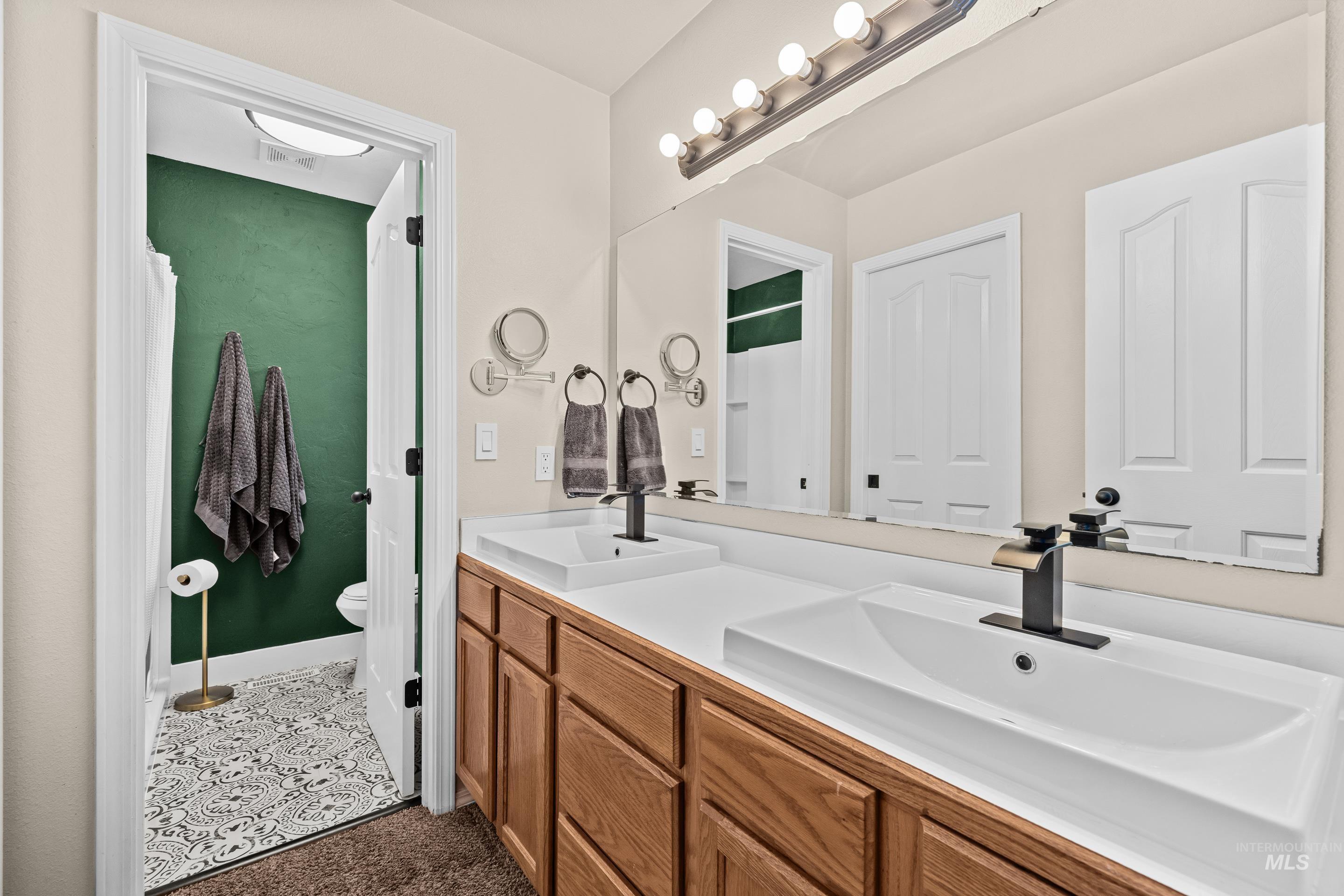 7348 W Limelight Court, Boise, Idaho 83714, 3 Bedrooms, 2 Bathrooms, Residential For Sale, Price $470,000,MLS 98996580