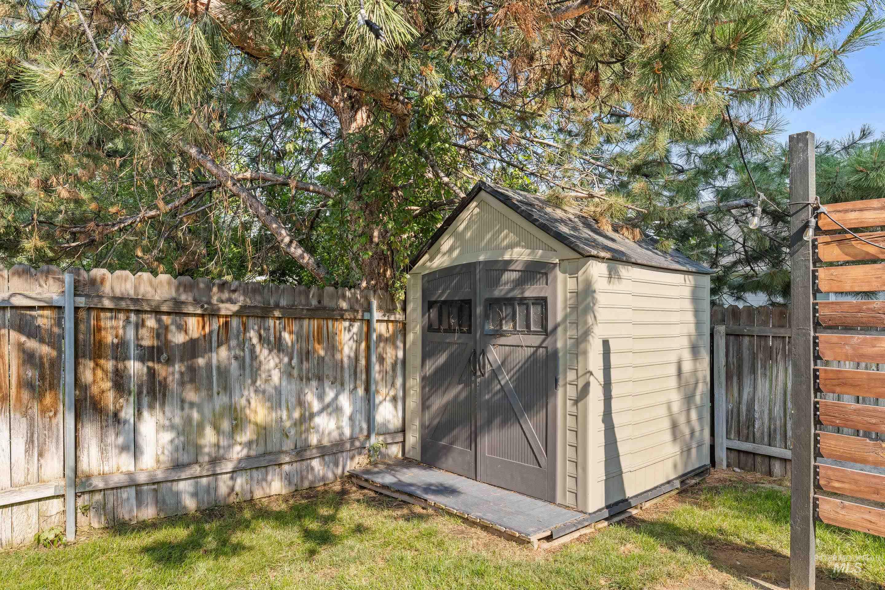 7348 W Limelight Court, Boise, Idaho 83714, 3 Bedrooms, 2 Bathrooms, Residential For Sale, Price $470,000,MLS 98996580