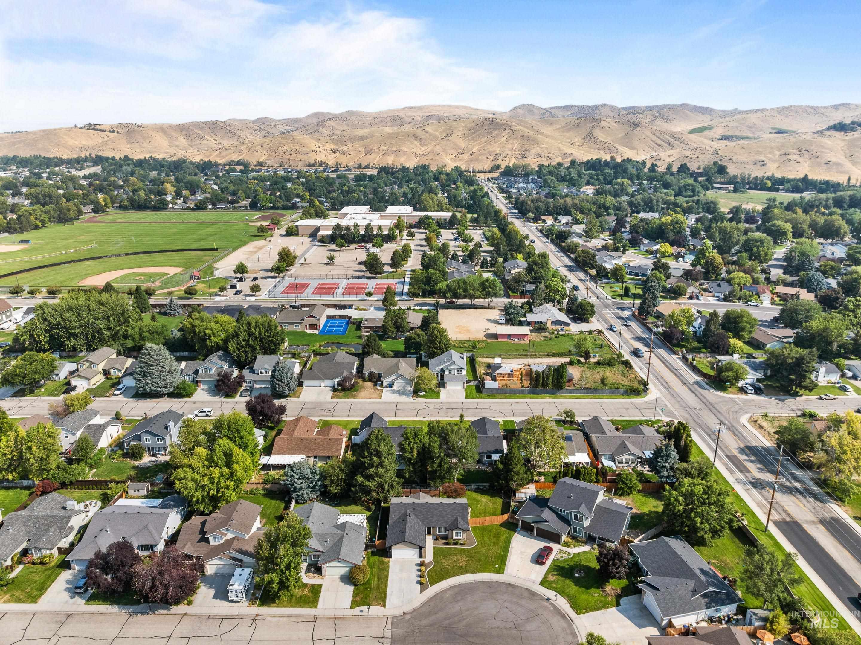 7348 W Limelight Court, Boise, Idaho 83714, 3 Bedrooms, 2 Bathrooms, Residential For Sale, Price $470,000,MLS 98996580