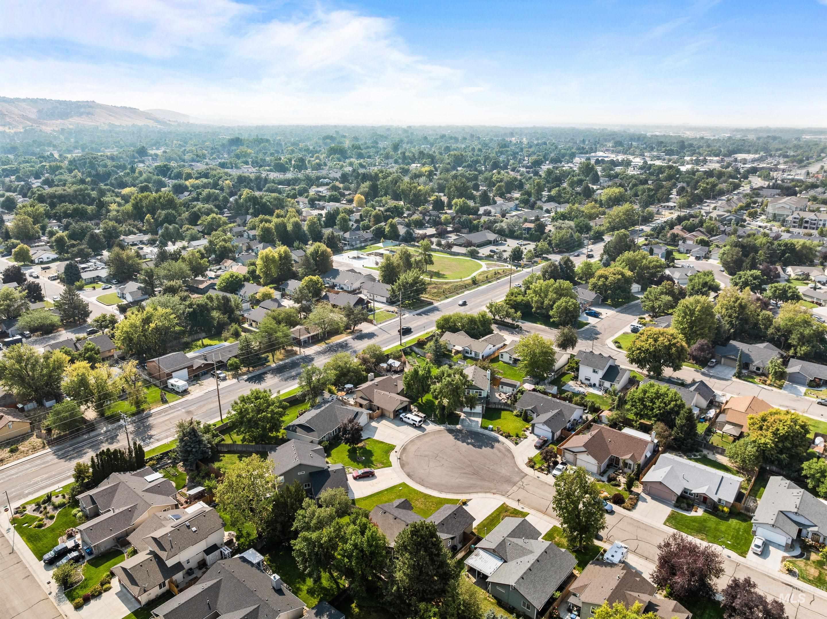 7348 W Limelight Court, Boise, Idaho 83714, 3 Bedrooms, 2 Bathrooms, Residential For Sale, Price $470,000,MLS 98996580