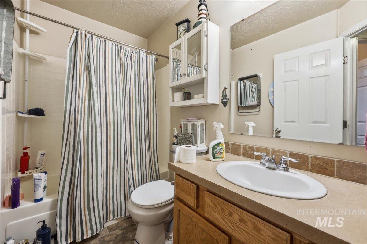 5021 Barkley Way, Caldwell, Idaho 83607, 3 Bedrooms, 2 Bathrooms, Residential For Sale, Price $349,900,MLS 98996581