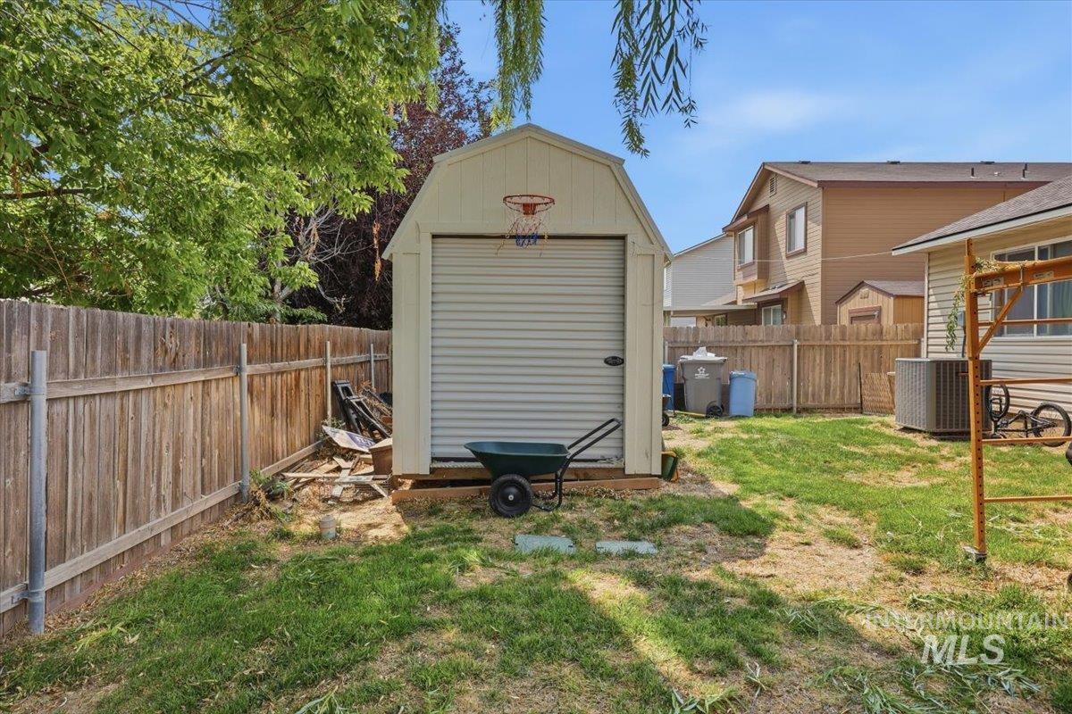 5021 Barkley Way, Caldwell, Idaho 83607, 3 Bedrooms, 2 Bathrooms, Residential For Sale, Price $349,900,MLS 98996581