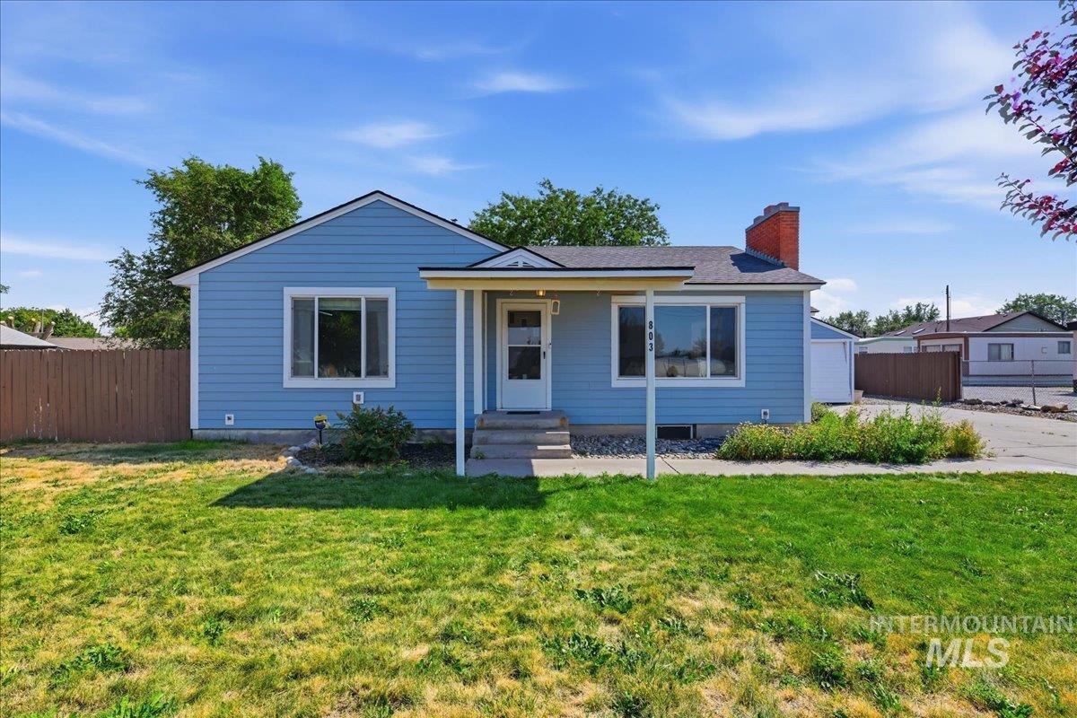 803 Falls Avenue West, Twin Falls, Idaho 83301, 4 Bedrooms, 1.5 Bathrooms, Residential For Sale, Price $350,000,MLS 98996590