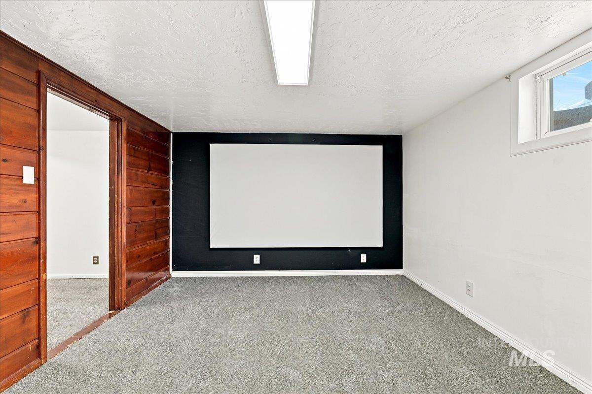 803 Falls Avenue West, Twin Falls, Idaho 83301, 4 Bedrooms, 1.5 Bathrooms, Residential For Sale, Price $350,000,MLS 98996590