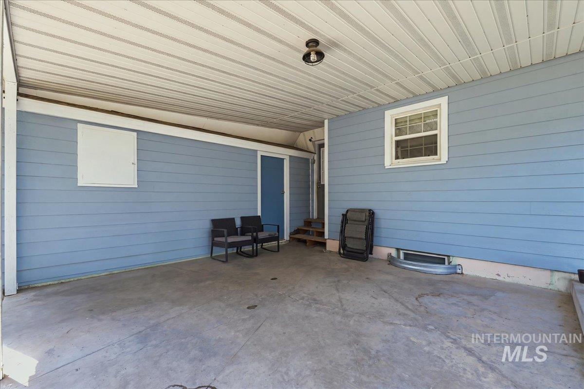 803 Falls Avenue West, Twin Falls, Idaho 83301, 4 Bedrooms, 1.5 Bathrooms, Residential For Sale, Price $350,000,MLS 98996590