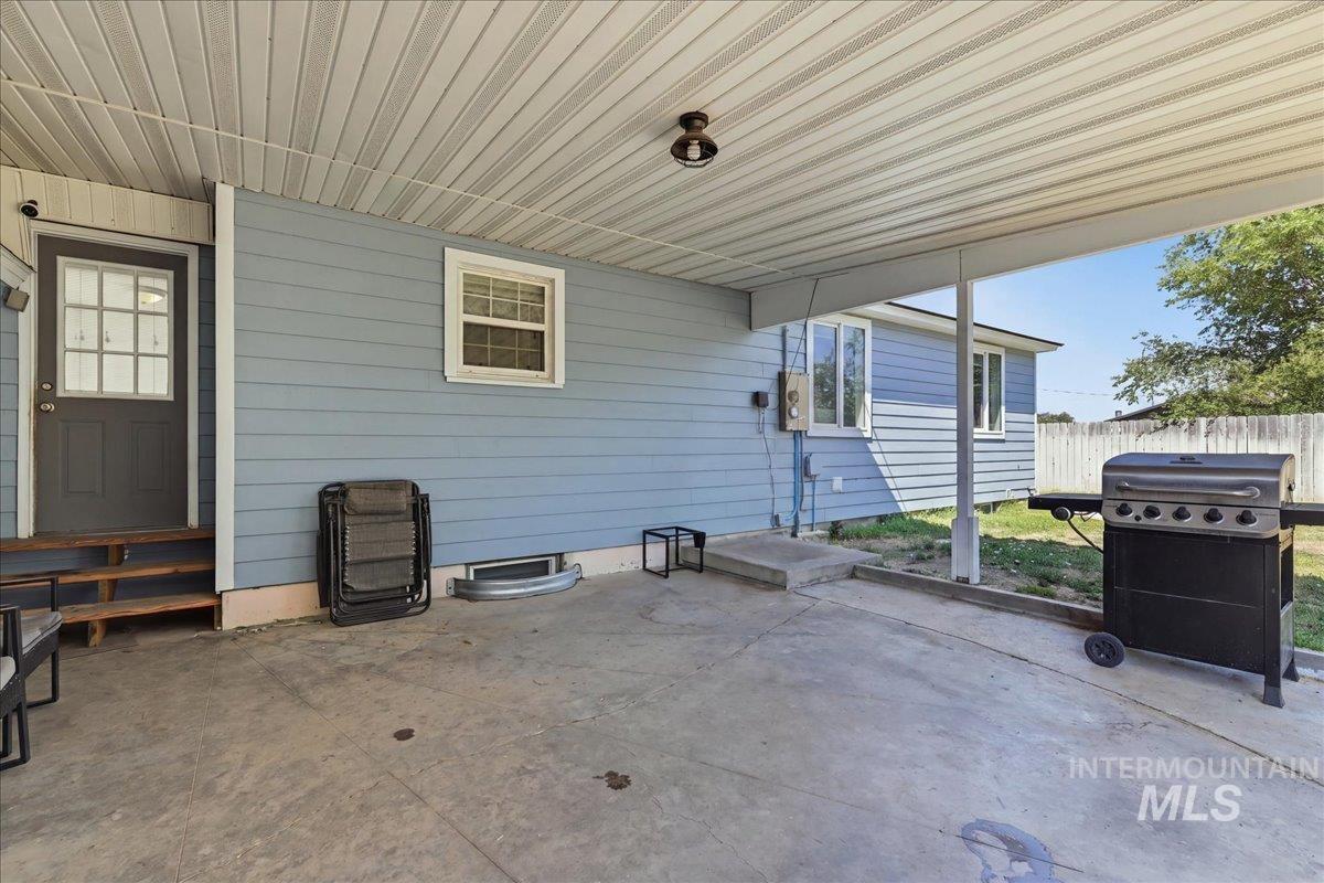 803 Falls Avenue West, Twin Falls, Idaho 83301, 4 Bedrooms, 1.5 Bathrooms, Residential For Sale, Price $350,000,MLS 98996590