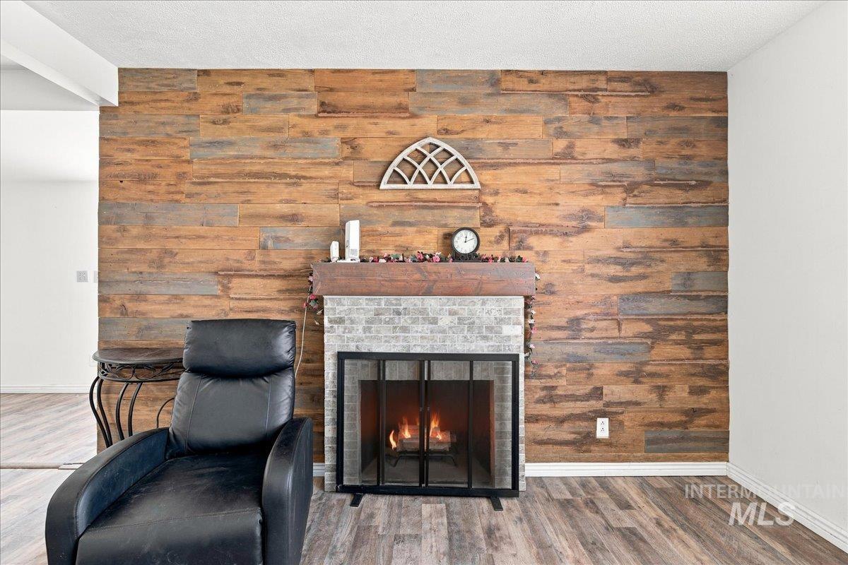 803 Falls Avenue West, Twin Falls, Idaho 83301, 4 Bedrooms, 1.5 Bathrooms, Residential For Sale, Price $350,000,MLS 98996590