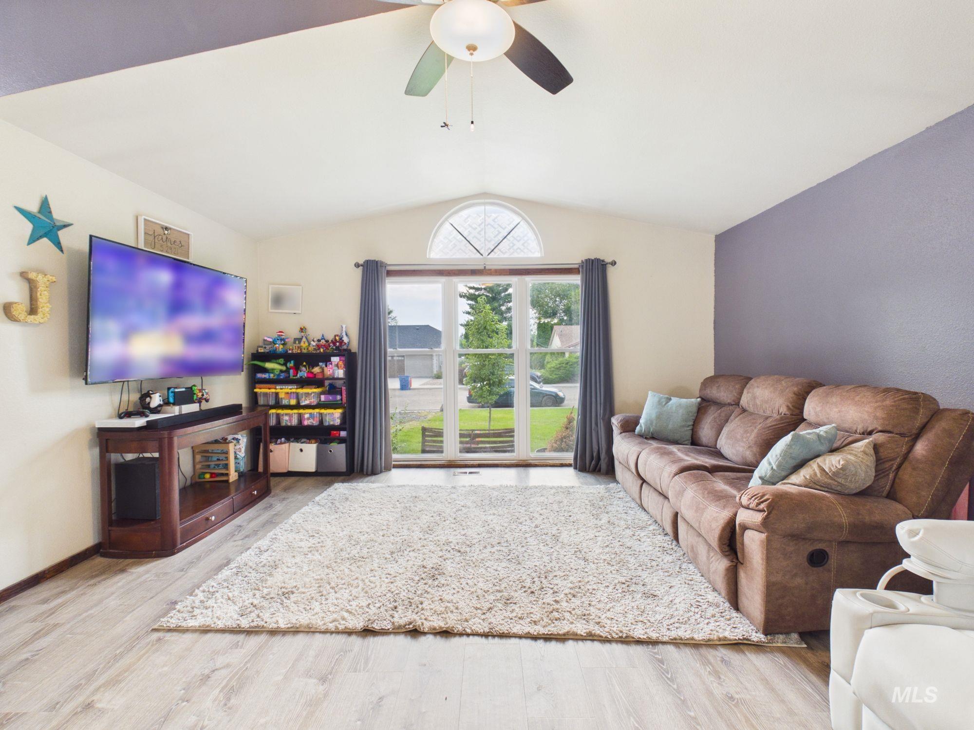 2171 Bonnie Dr, Payette, Idaho 83661, 3 Bedrooms, 2 Bathrooms, Residential For Sale, Price $362,000,MLS 98996591