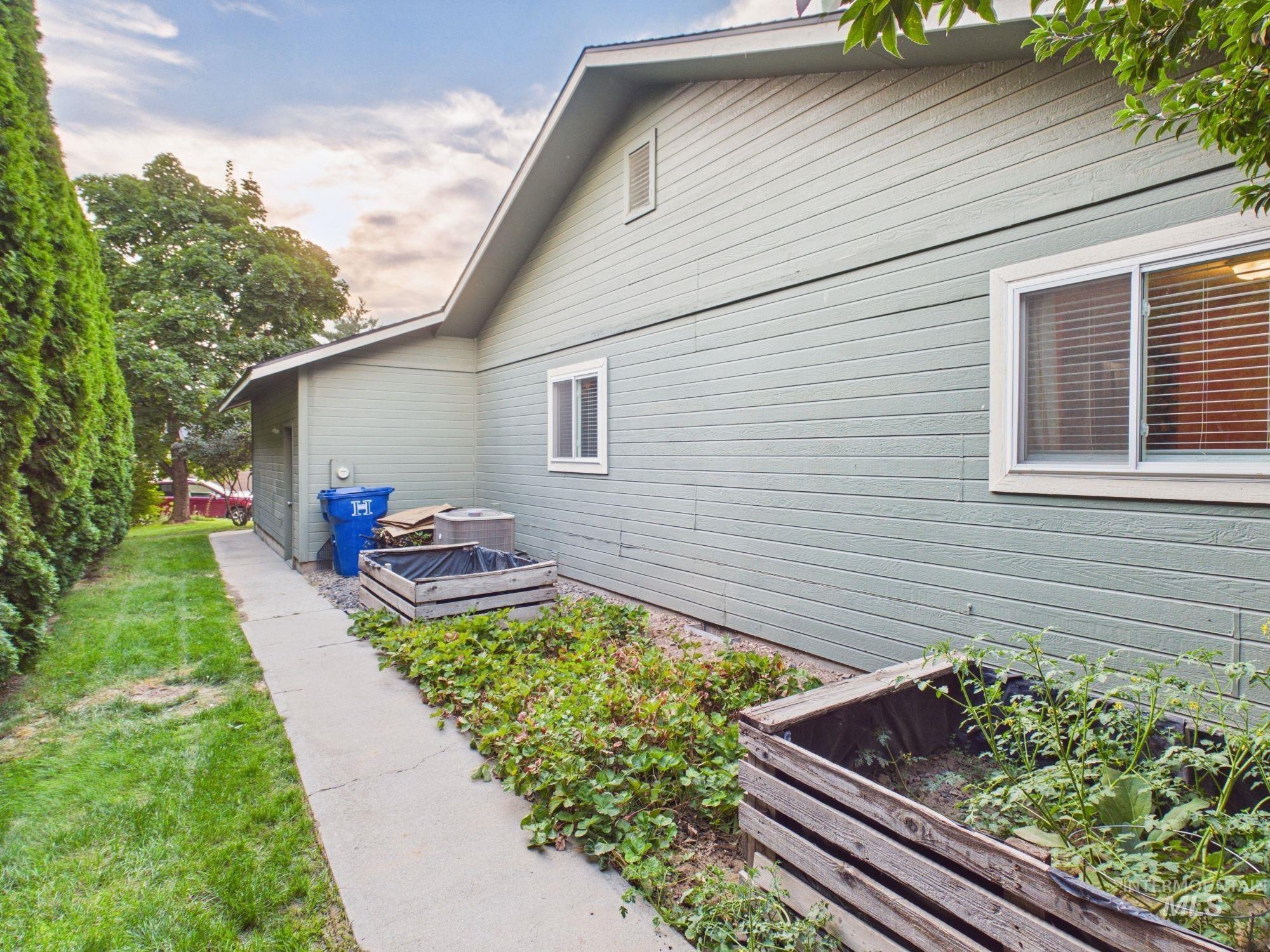 2171 Bonnie Dr, Payette, Idaho 83661, 3 Bedrooms, 2 Bathrooms, Residential For Sale, Price $362,000,MLS 98996591