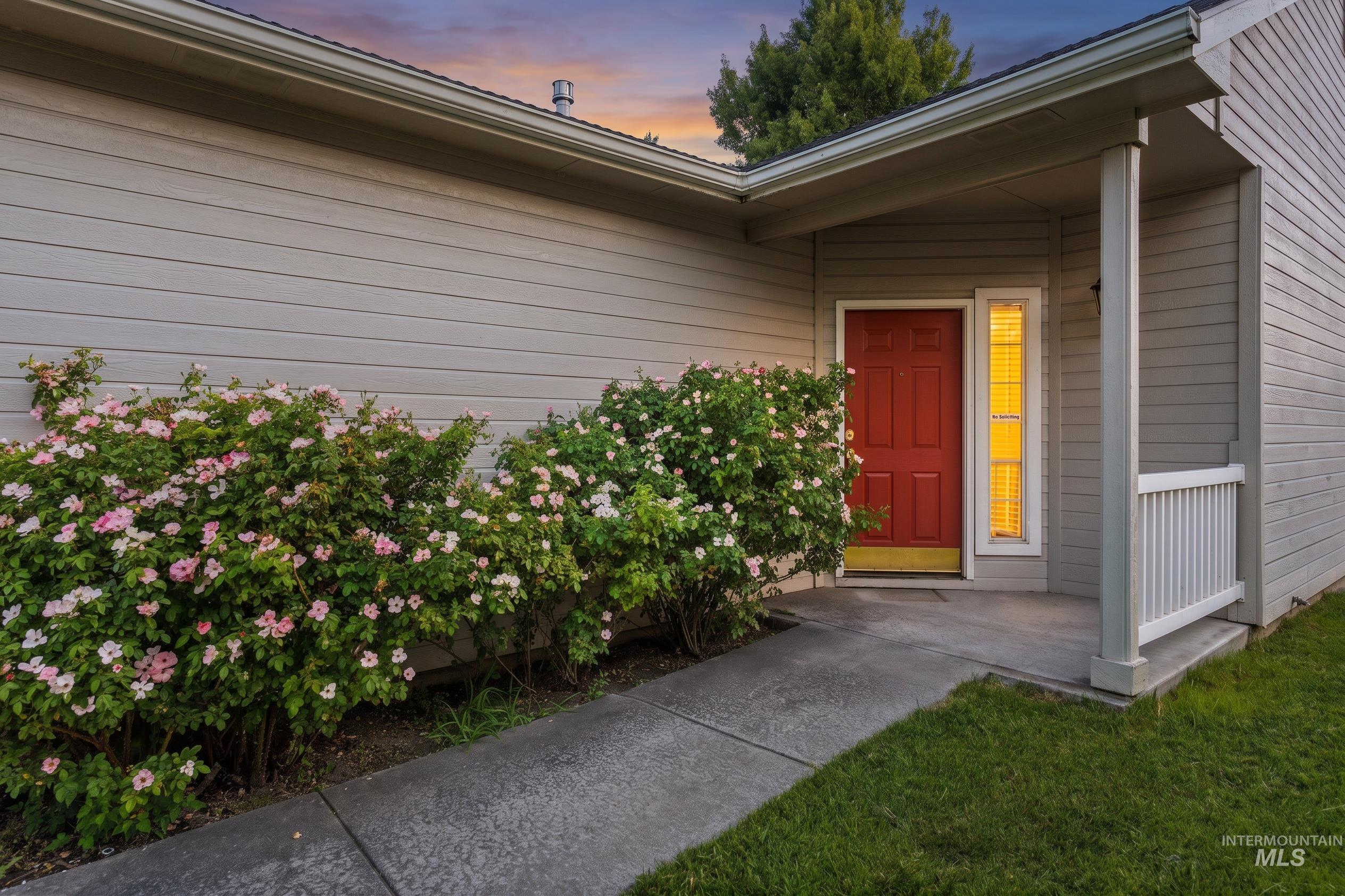 6270 N Sparkford Way, Boise, Idaho 83713, 3 Bedrooms, 2 Bathrooms, Residential For Sale, Price $489,900,MLS 98996597