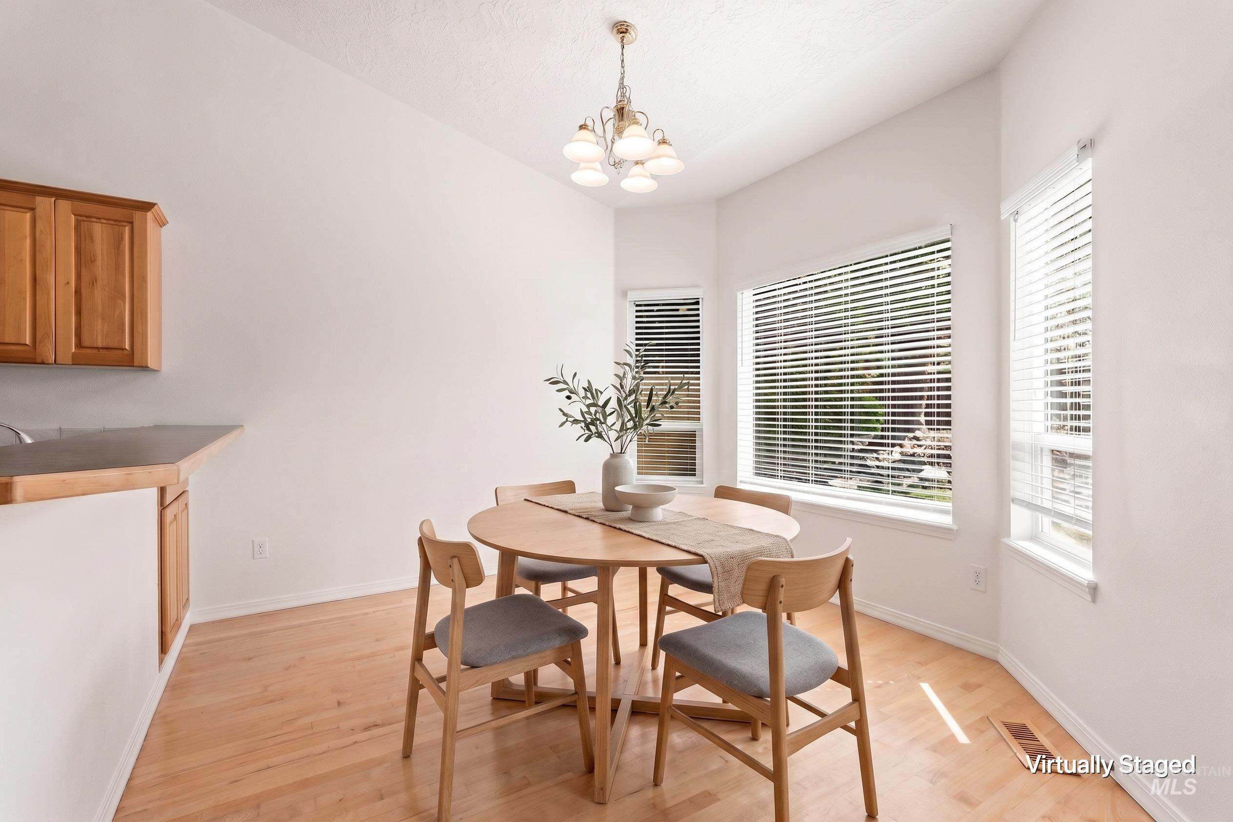 6270 N Sparkford Way, Boise, Idaho 83713, 3 Bedrooms, 2 Bathrooms, Residential For Sale, Price $489,900,MLS 98996597