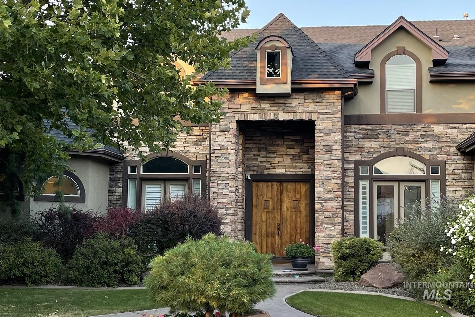 468 E Forest Ridge Drive, Meridian, Idaho 83642, 6 Bedrooms, 5 Bathrooms, Residential For Sale, Price $1,100,000,MLS 98996620