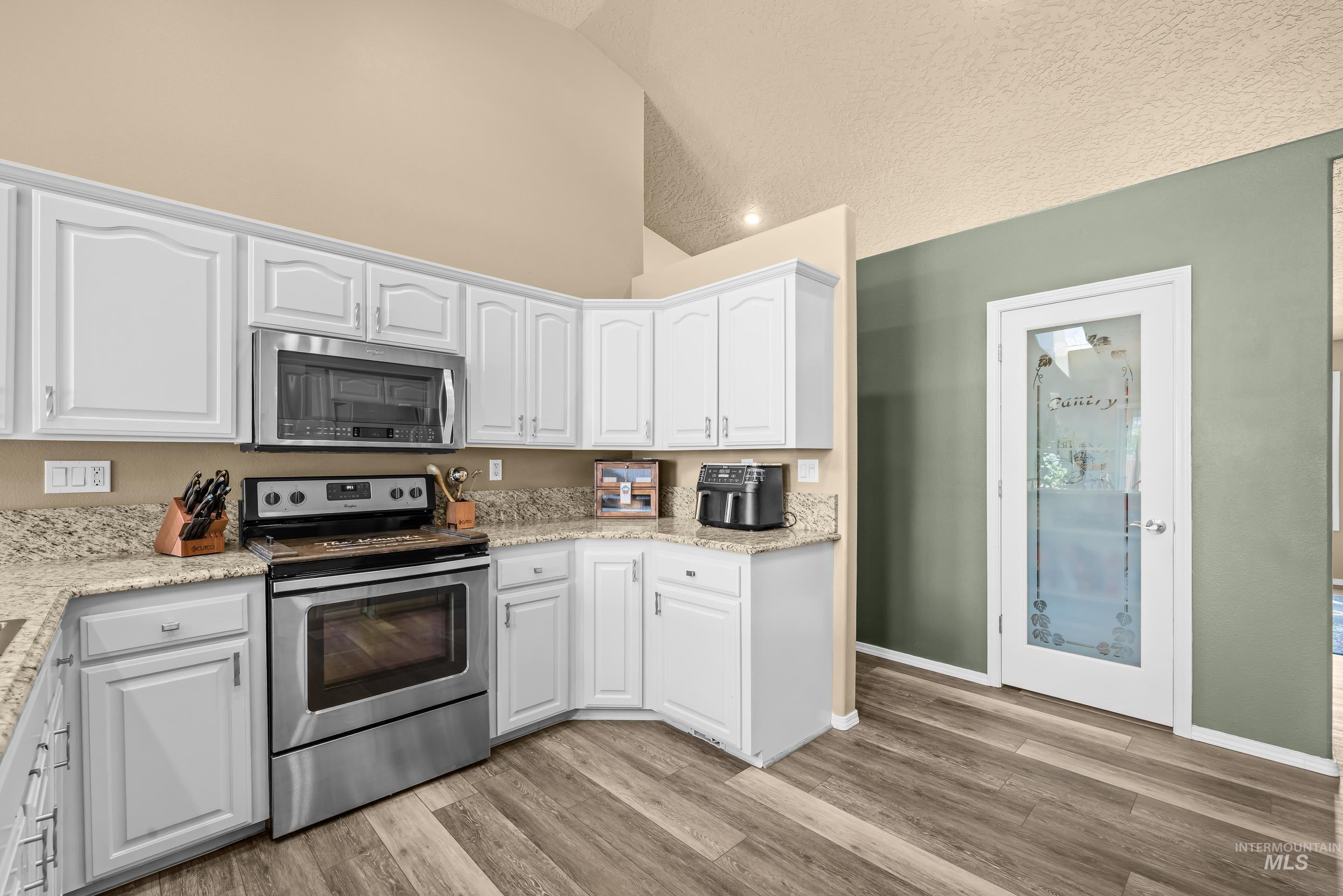 3408 Saraset Cir, Caldwell, Idaho 83605, 3 Bedrooms, 2 Bathrooms, Residential For Sale, Price $549,900,MLS 98996628